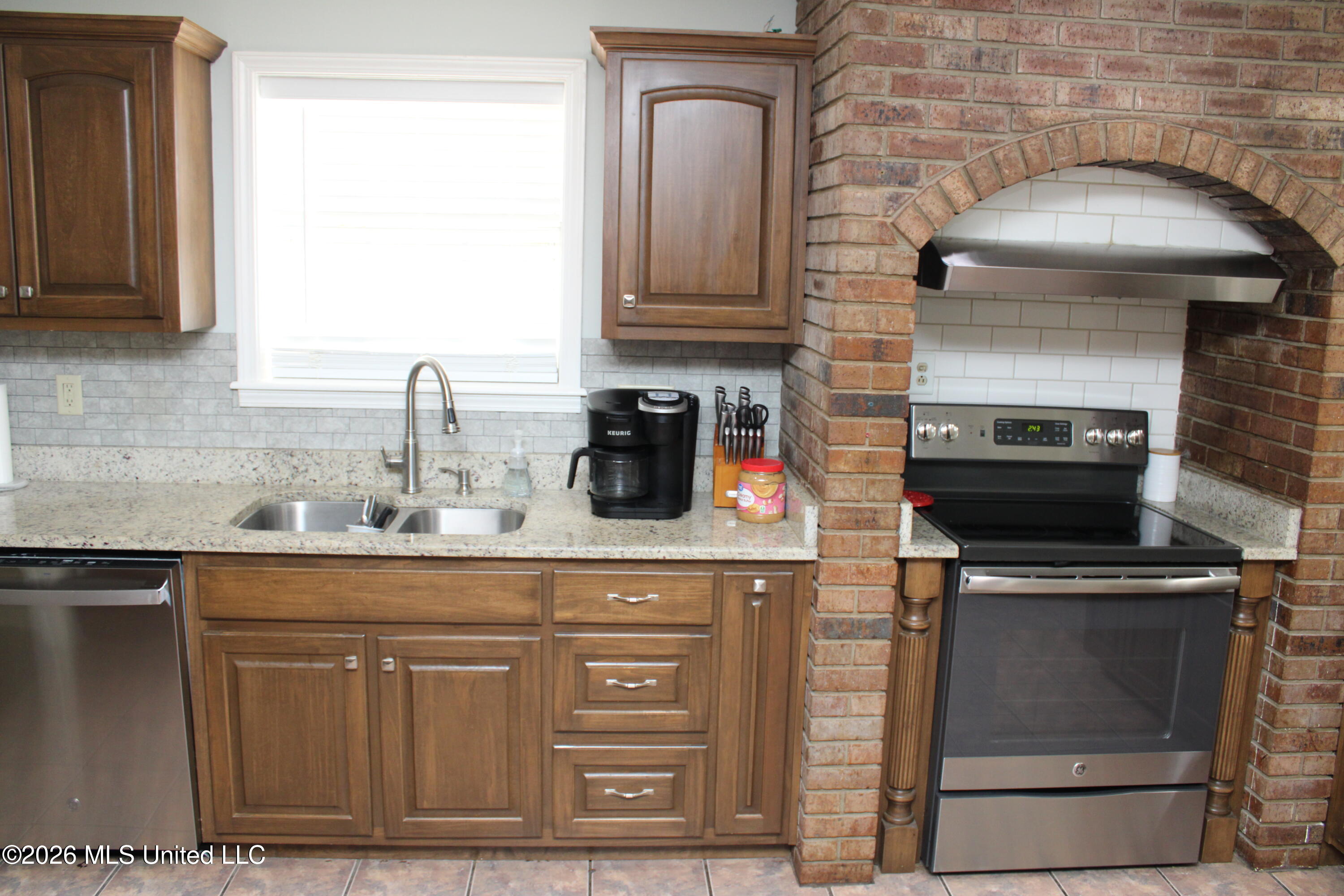 220 Flushing Cove Property Photo 13