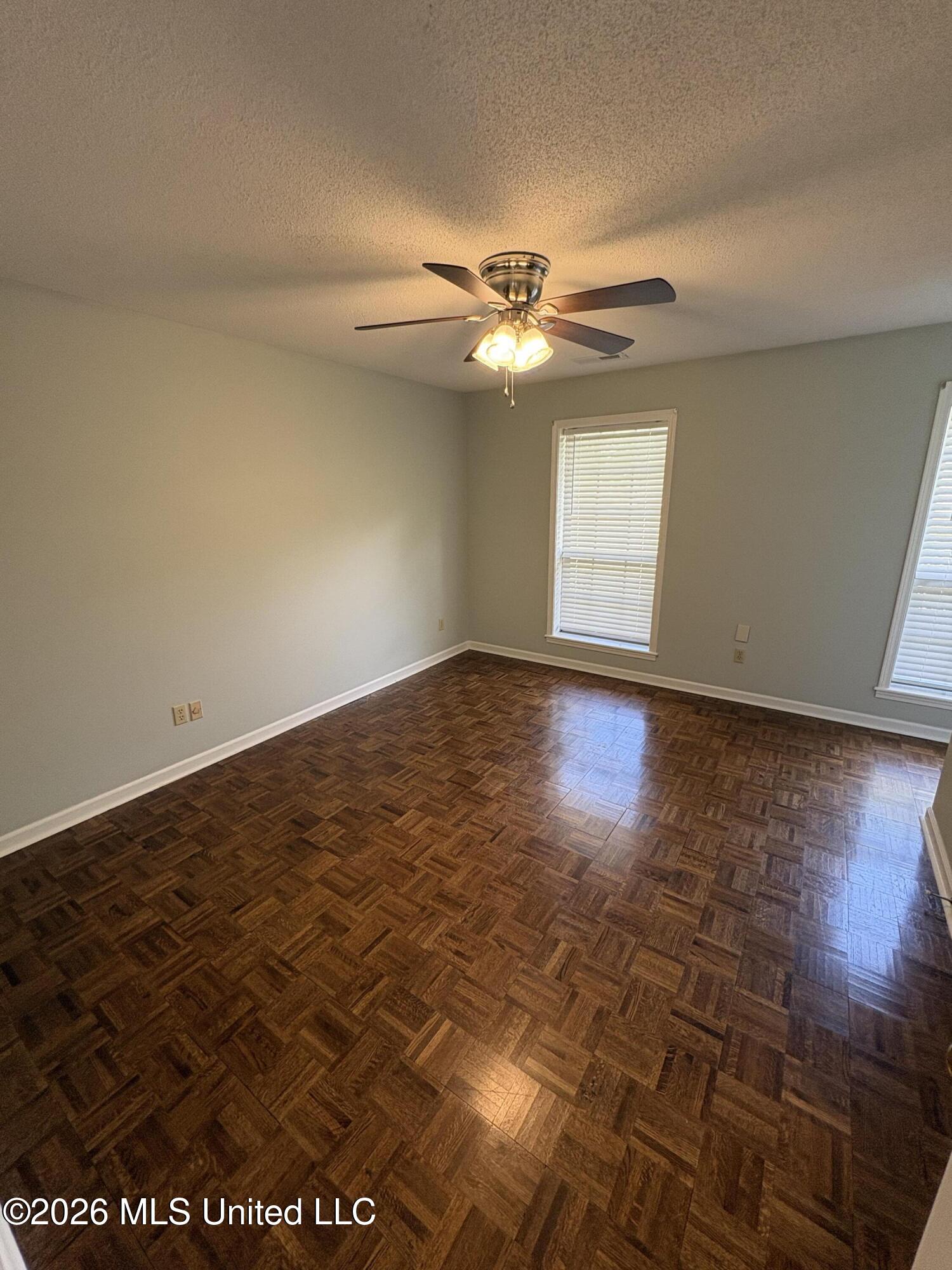 220 Flushing Cove Property Photo 28
