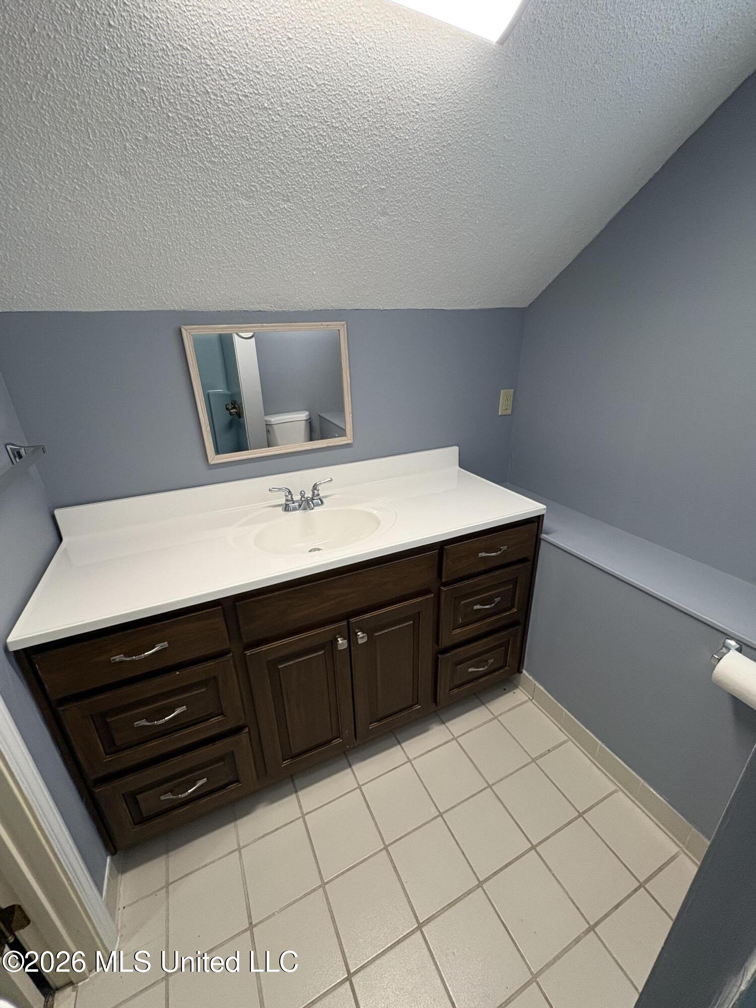 220 Flushing Cove Property Photo 34