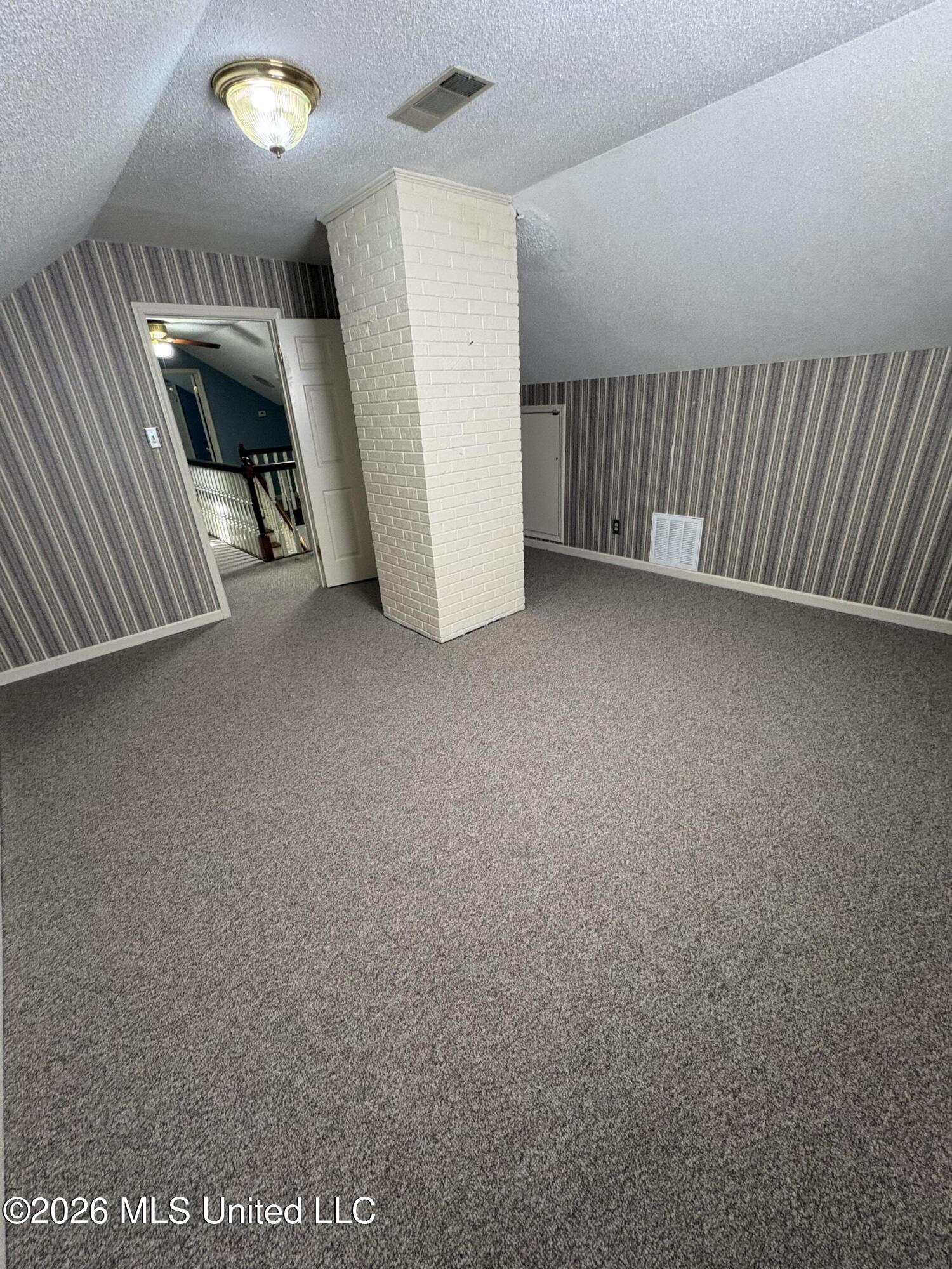 220 Flushing Cove Property Photo 39