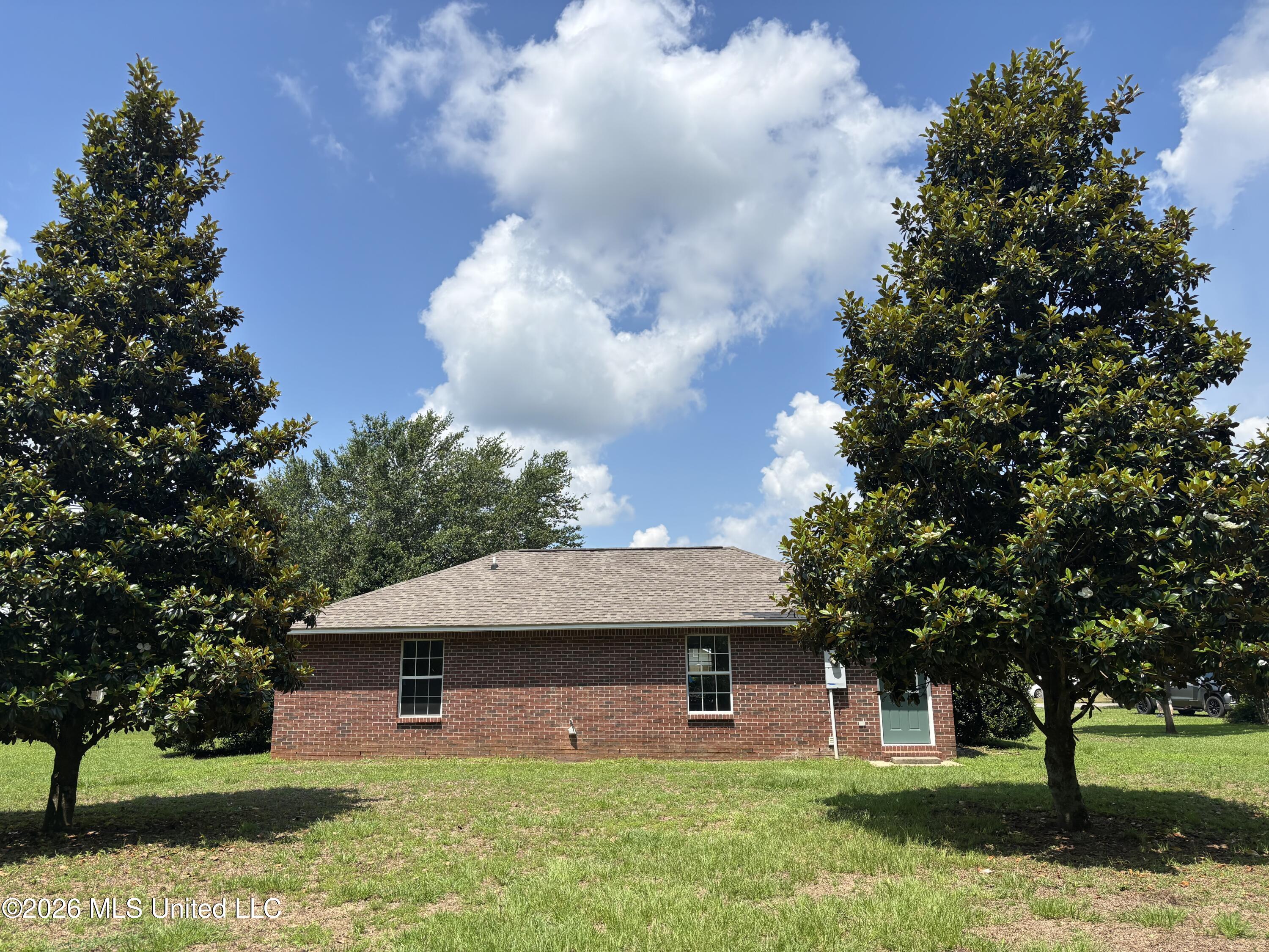 101 Maci Lane Property Photo 4