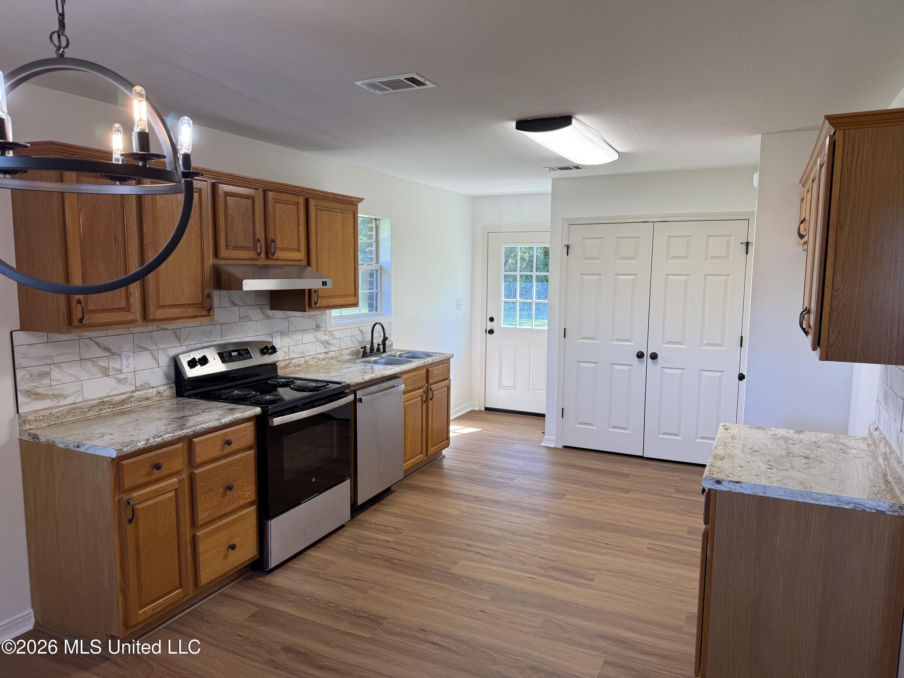 101 Maci Lane Property Photo 8