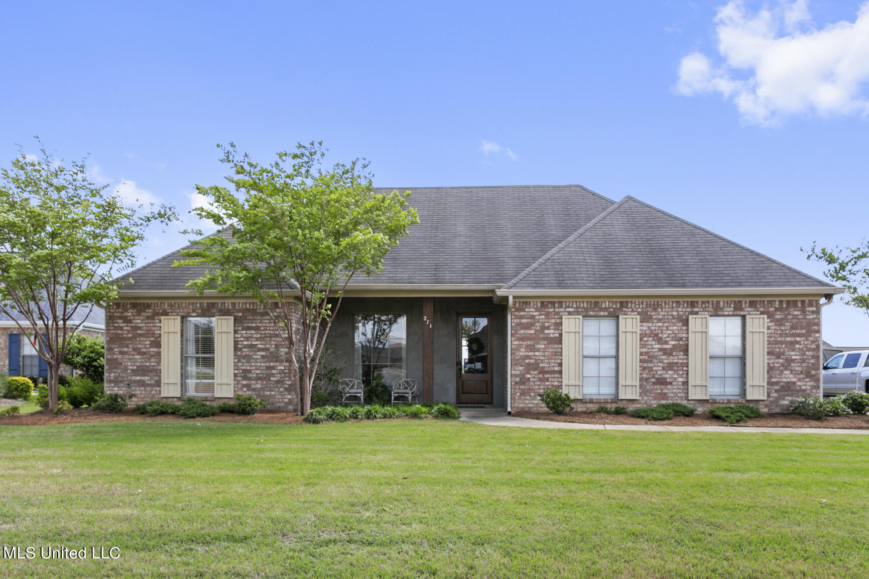 271 Rockbridge Drive Property Photo 1