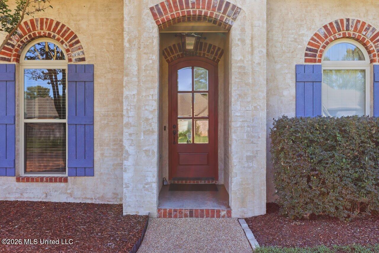 137 Oak Meadow Drive Property Photo 4