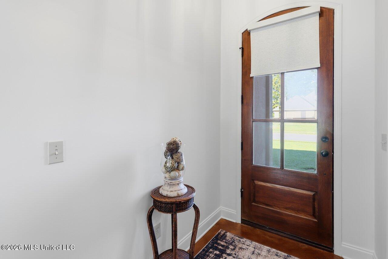137 Oak Meadow Drive Property Photo 5