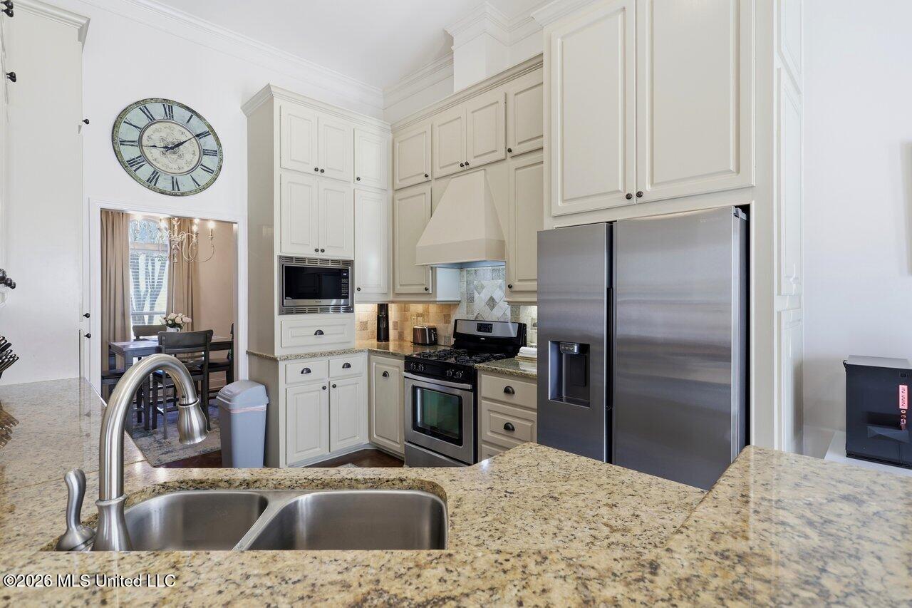 137 Oak Meadow Drive Property Photo 10