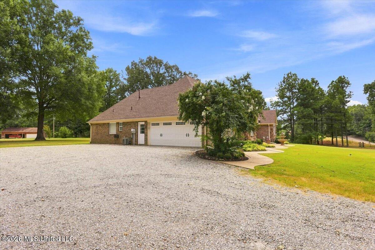 282 Douglas Road Property Photo 6