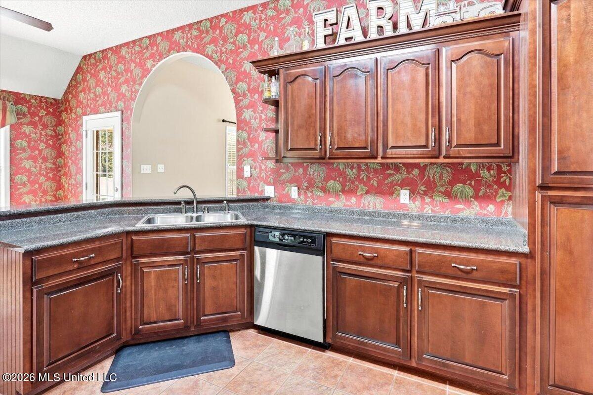 282 Douglas Road Property Photo 33