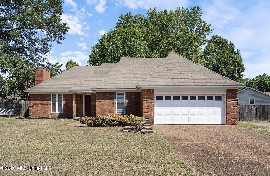 838 Cloverleaf Drive Property Photo 1
