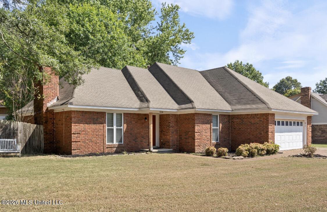 838 Cloverleaf Drive Property Photo 2