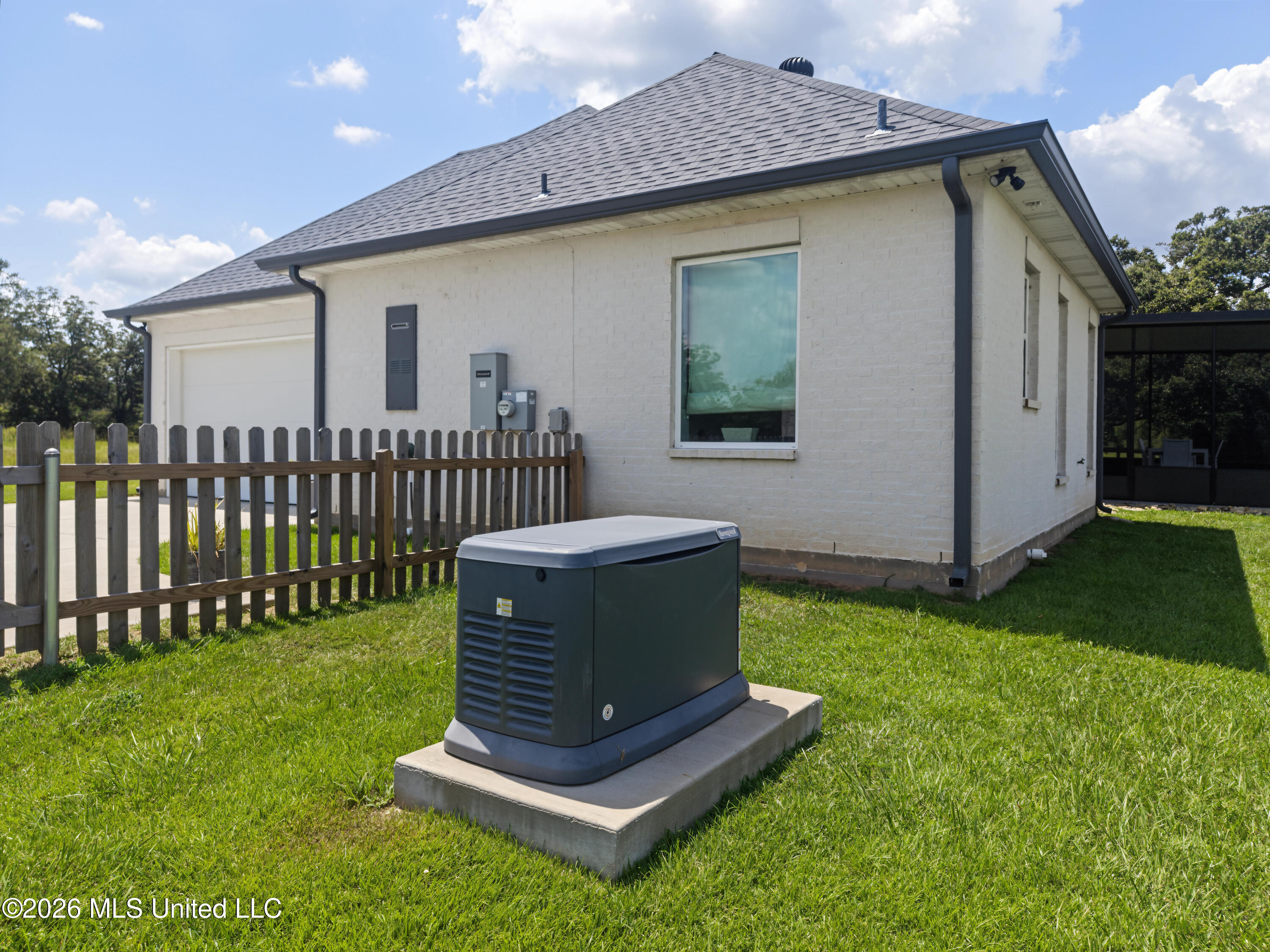 5 S Caesar Oaks Drive Property Photo 5