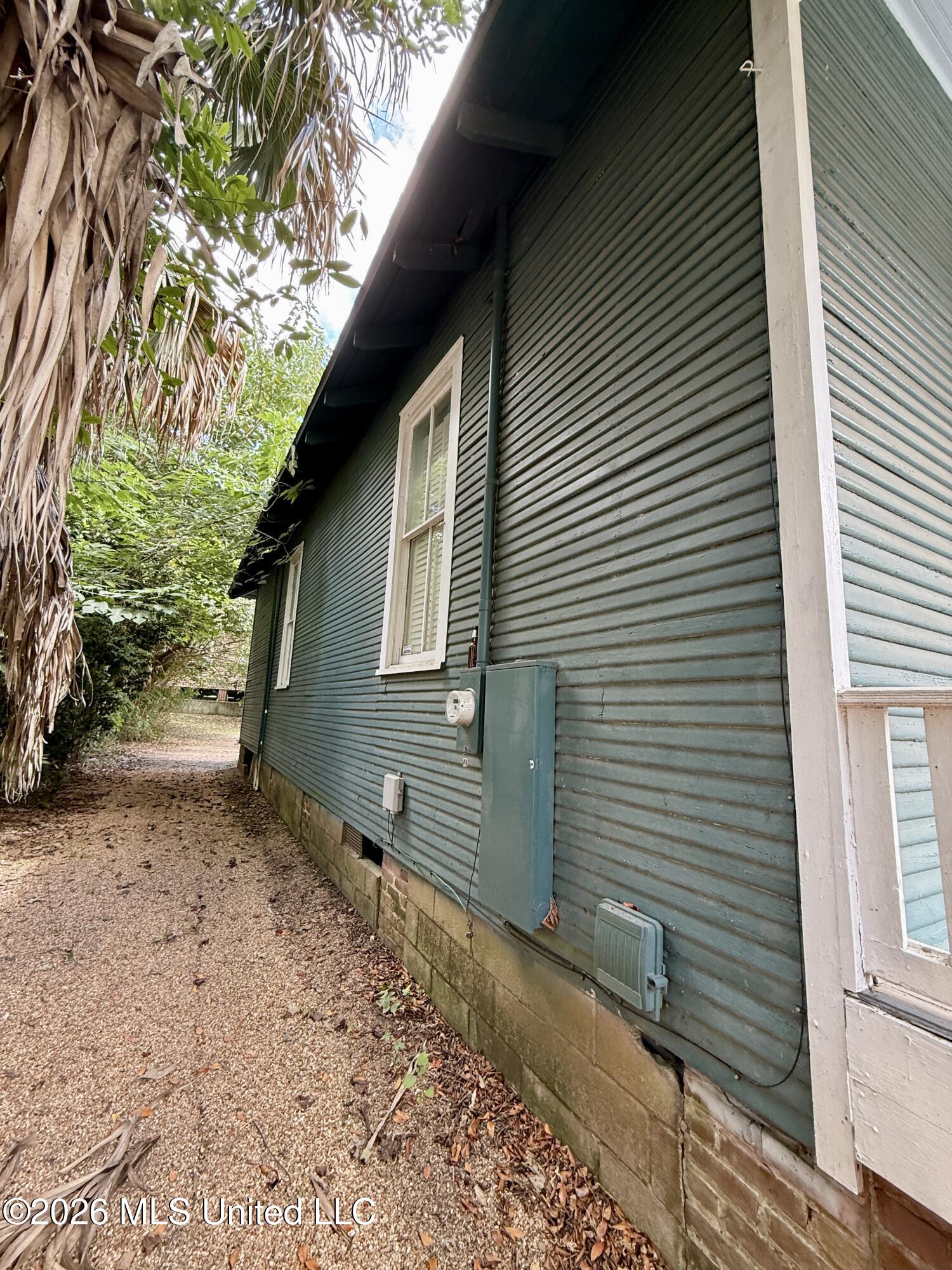 503 Madison Street Property Photo 4
