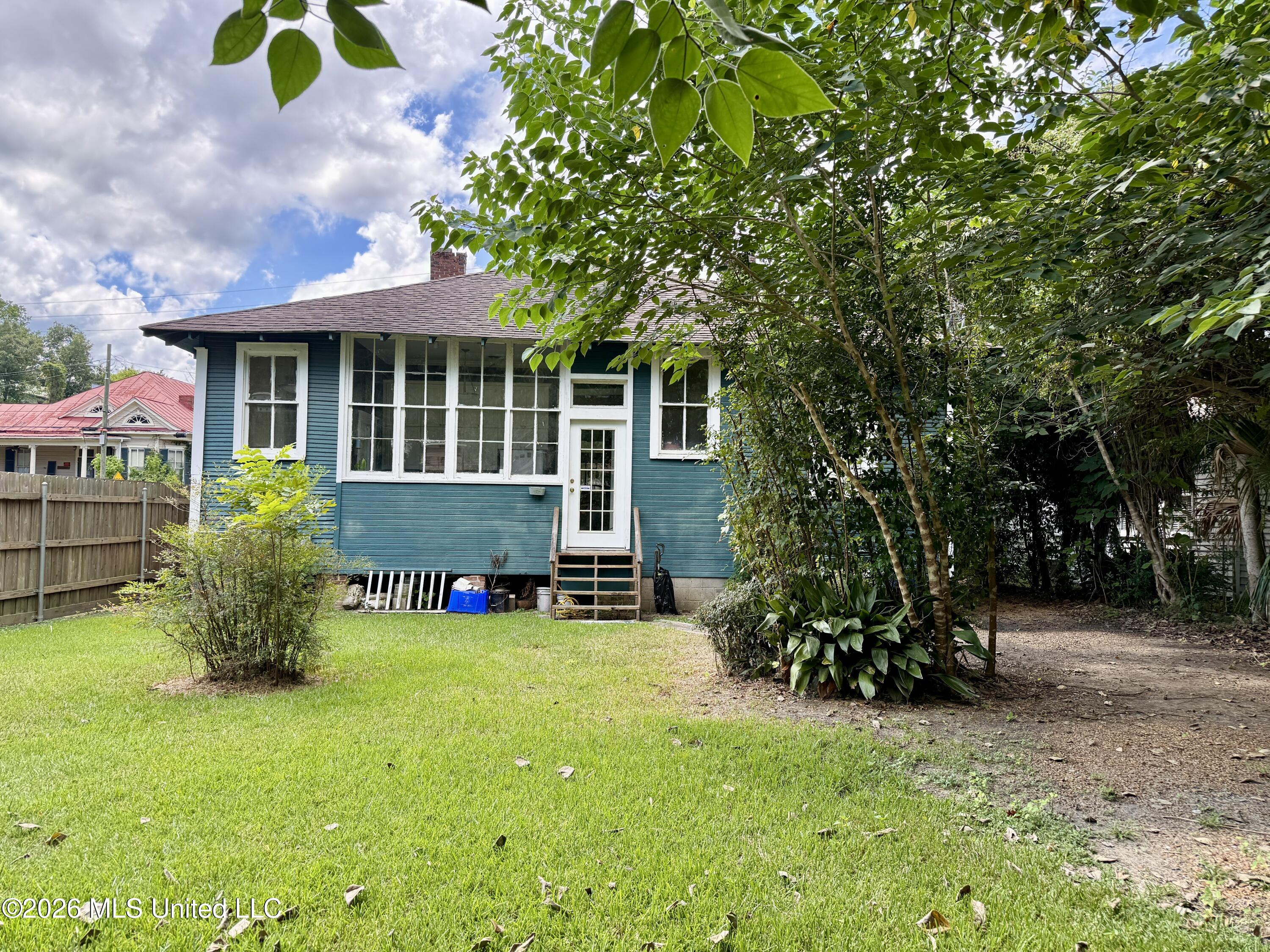 503 Madison Street Property Photo 6