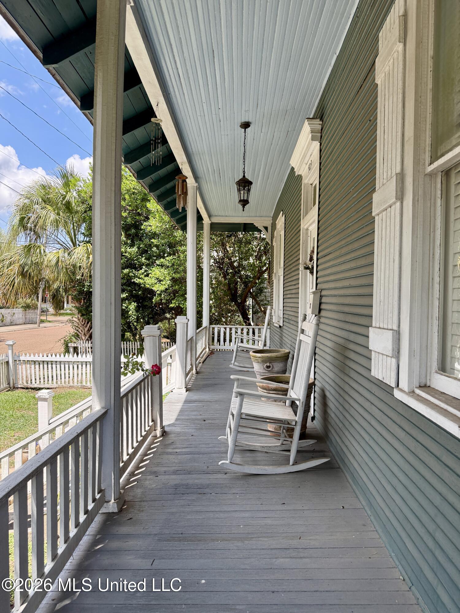 503 Madison Street Property Photo 8
