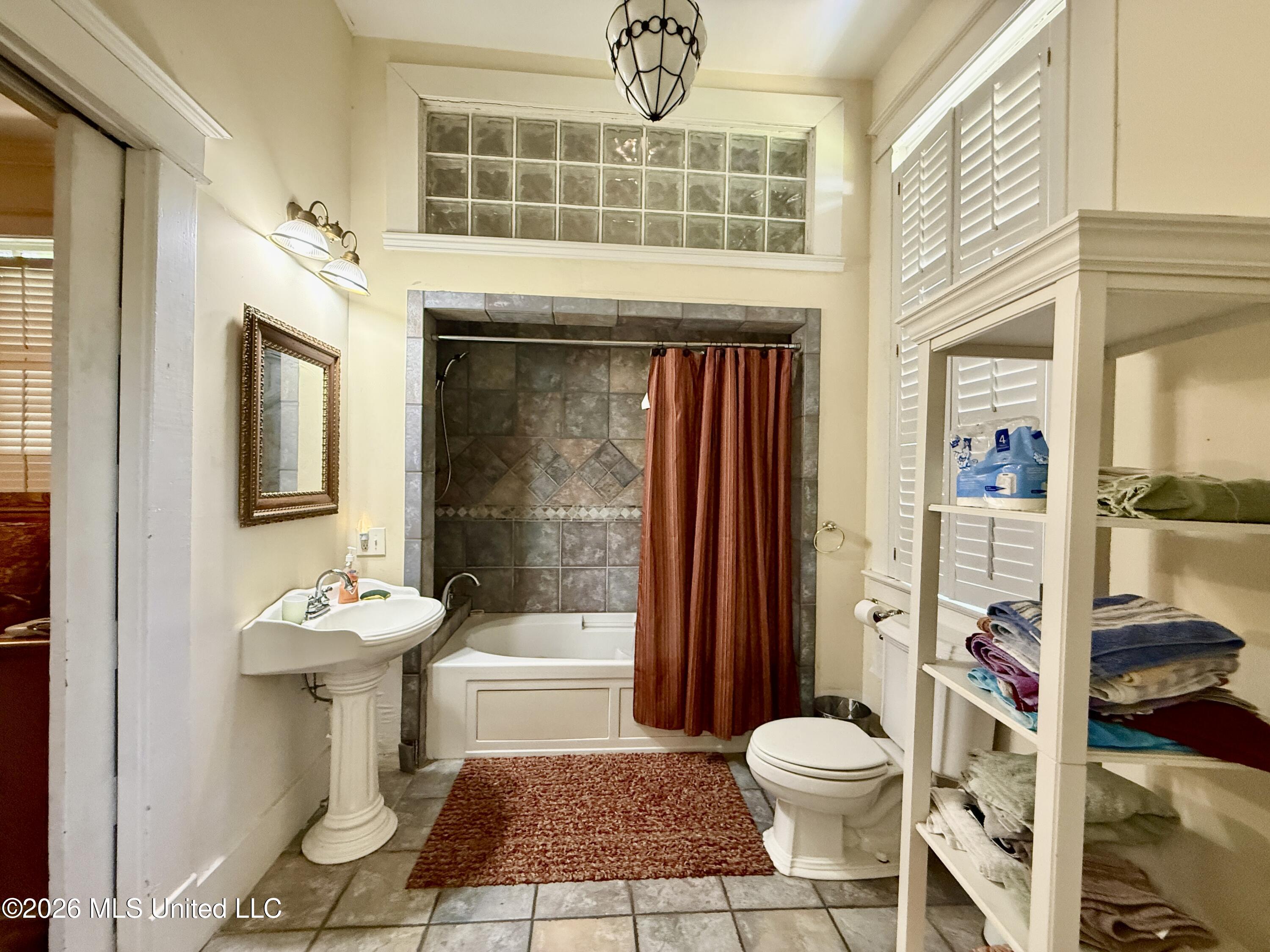 503 Madison Street Property Photo 21