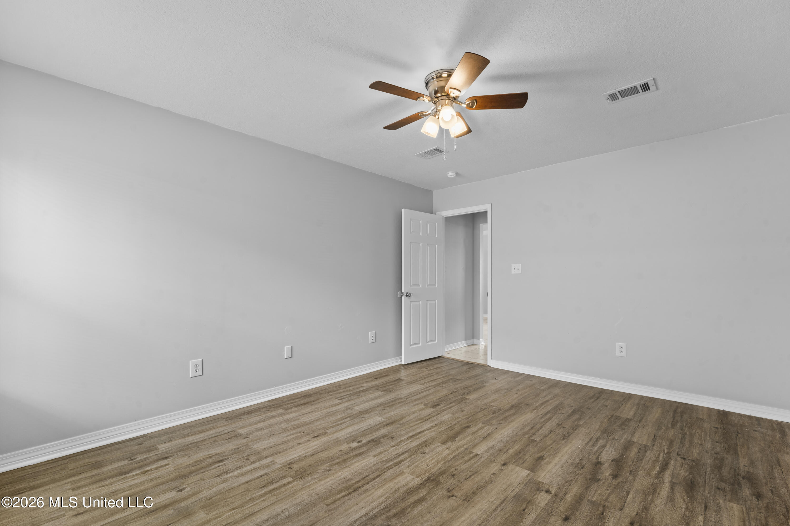 9421 Cartwright Property Photo 10