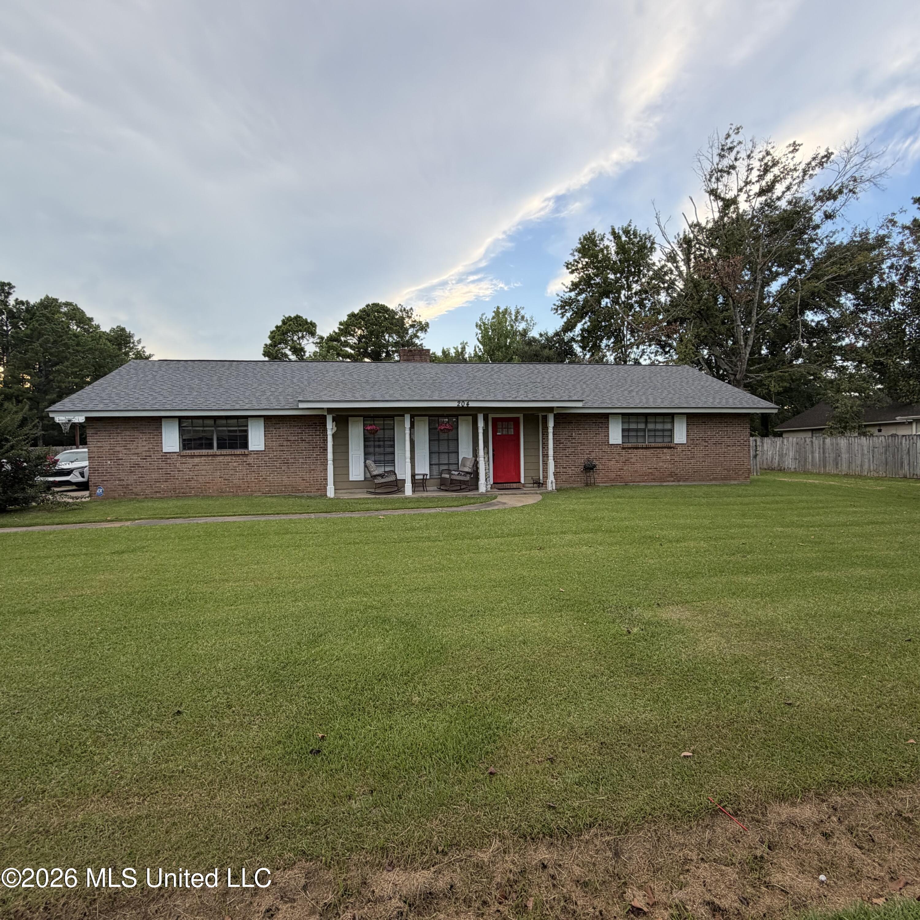 204 Westover Drive Property Photo 1