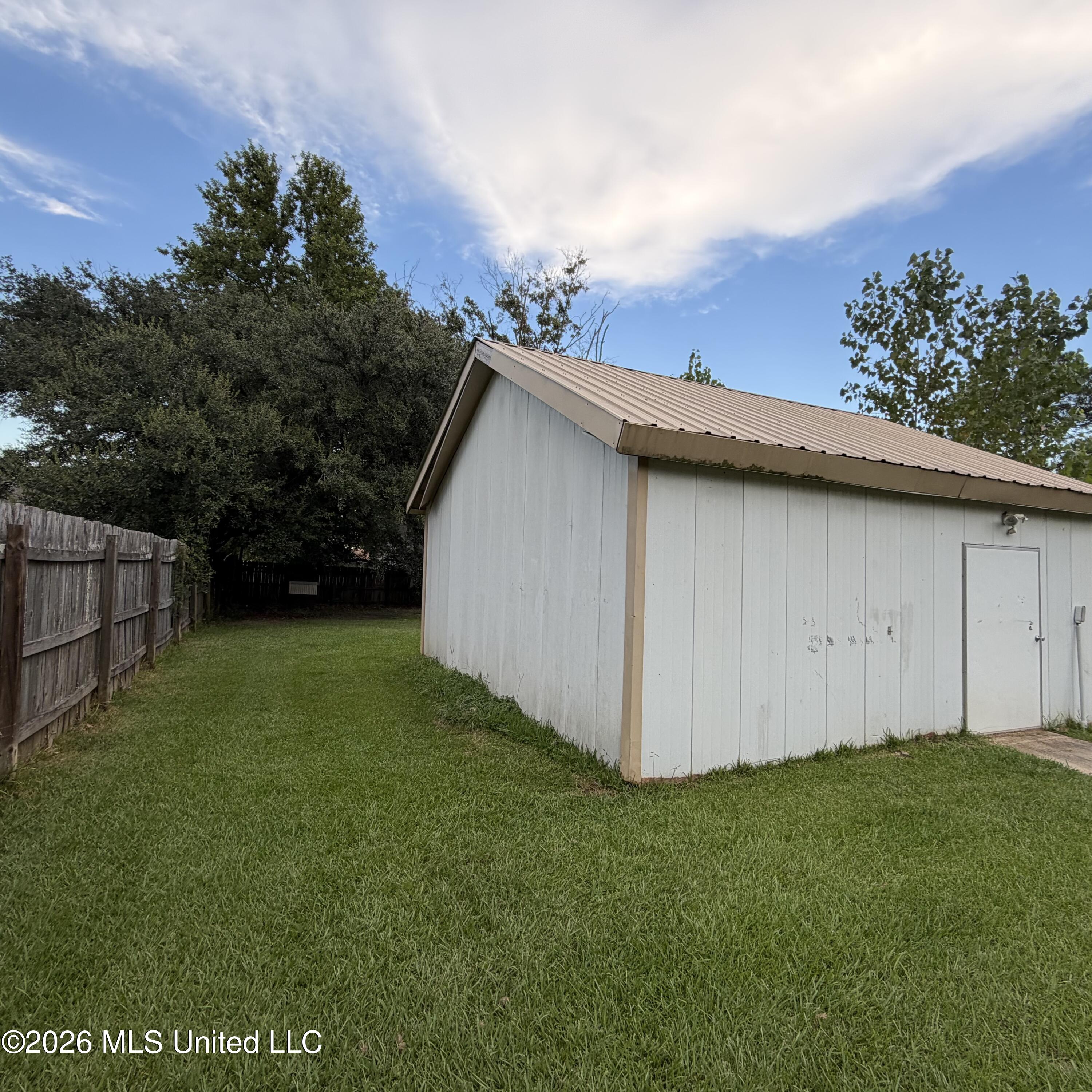 204 Westover Drive Property Photo 3