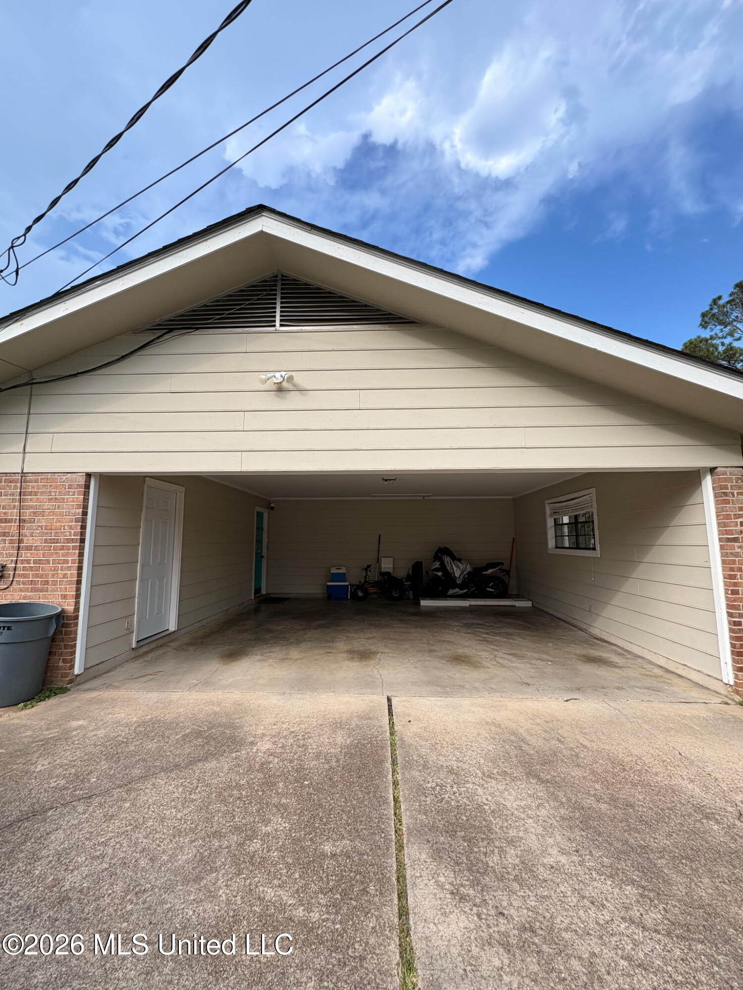 204 Westover Drive Property Photo 4