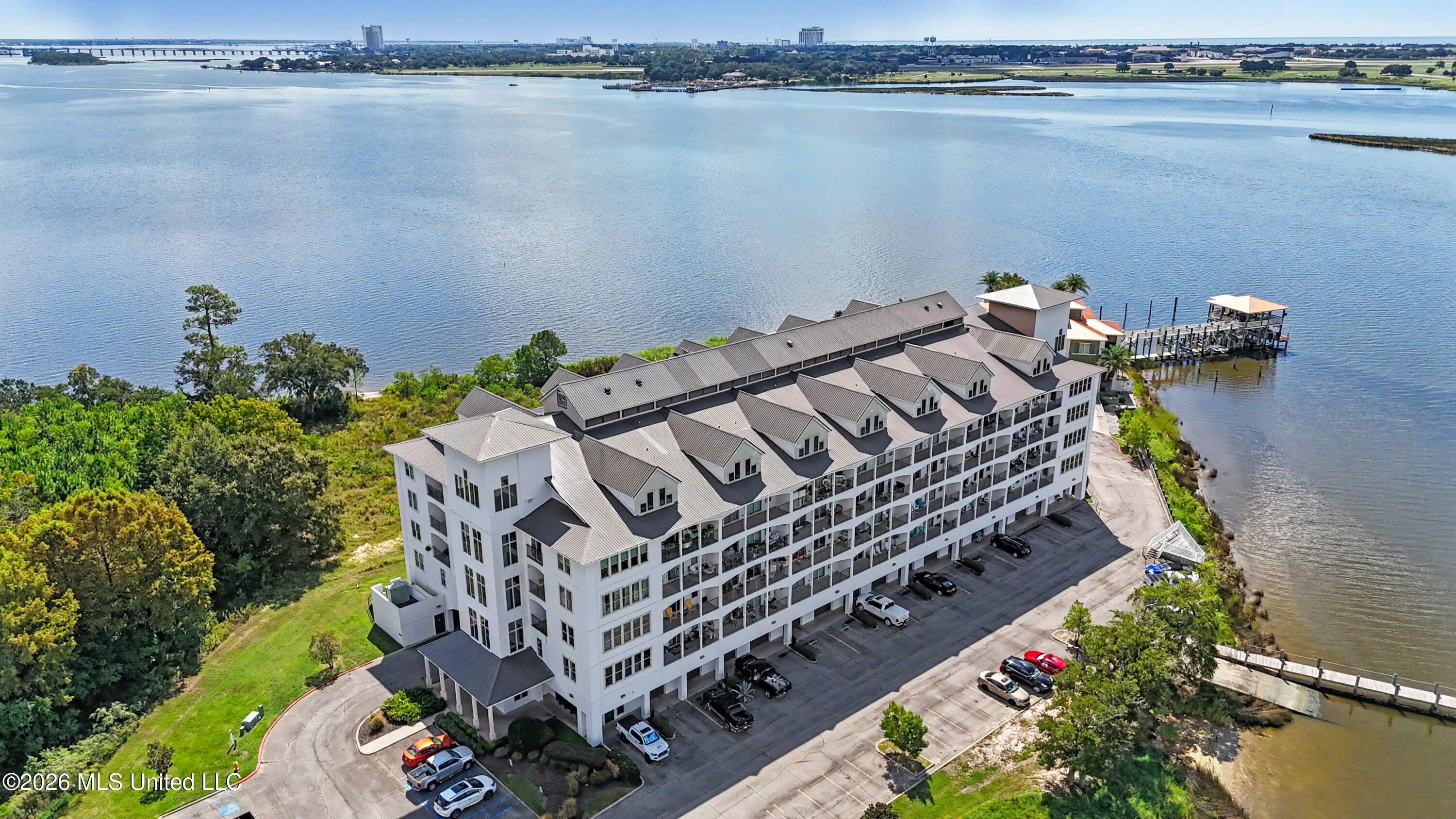 630 Bay Cove Drive Property Photo 33