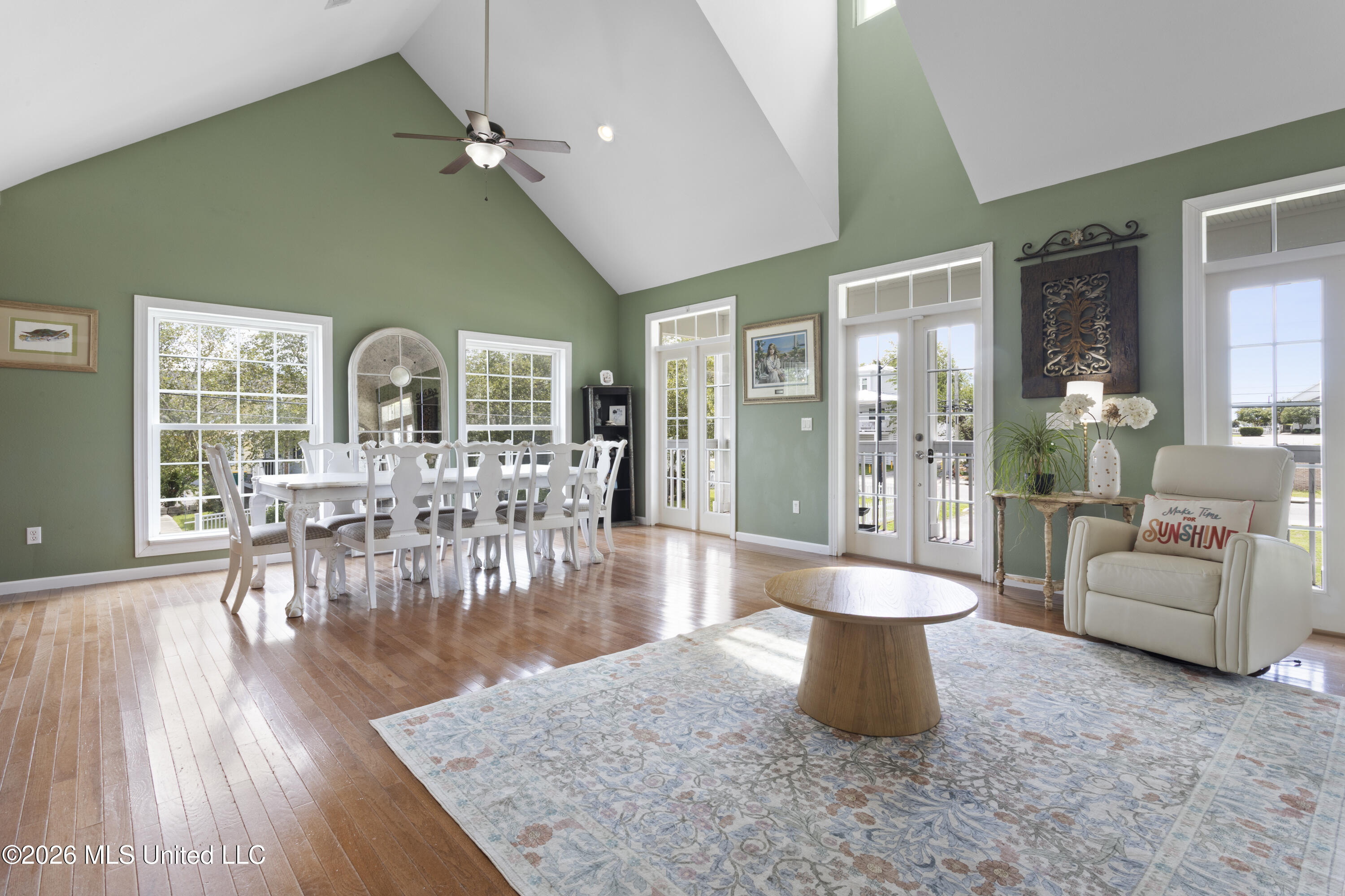 207 Saint Paul Avenue Property Photo 10