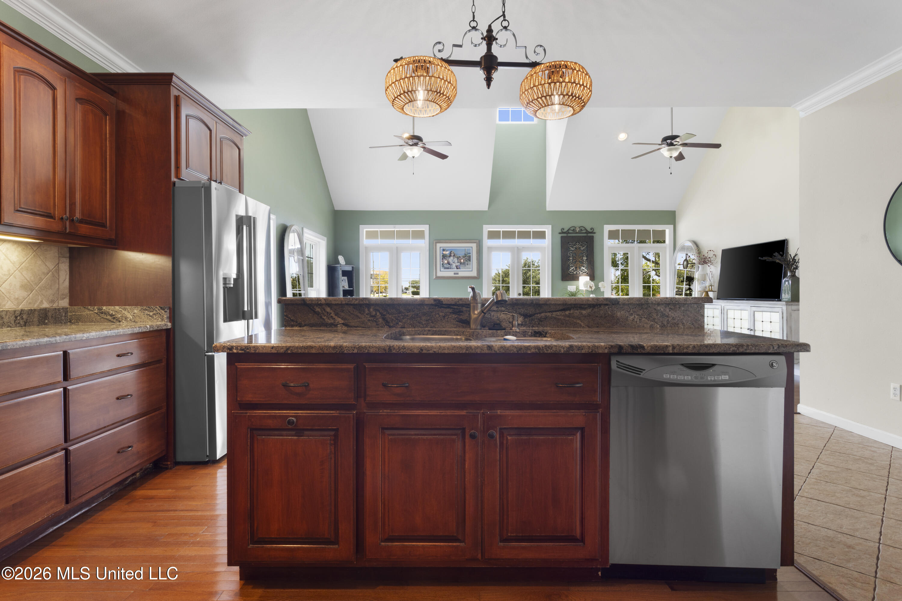 207 Saint Paul Avenue Property Photo 15