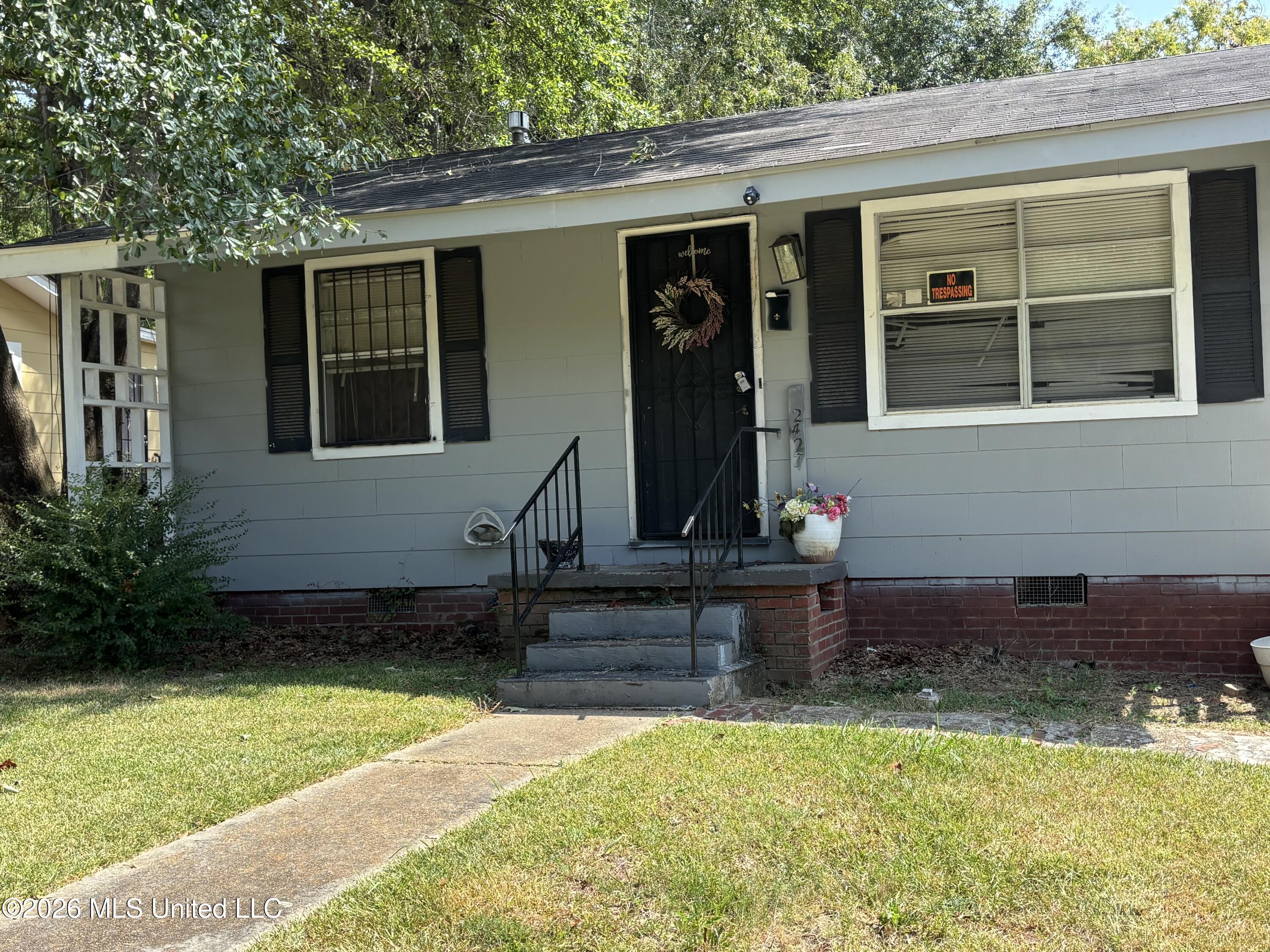 2427 Newport Street Property Photo 1