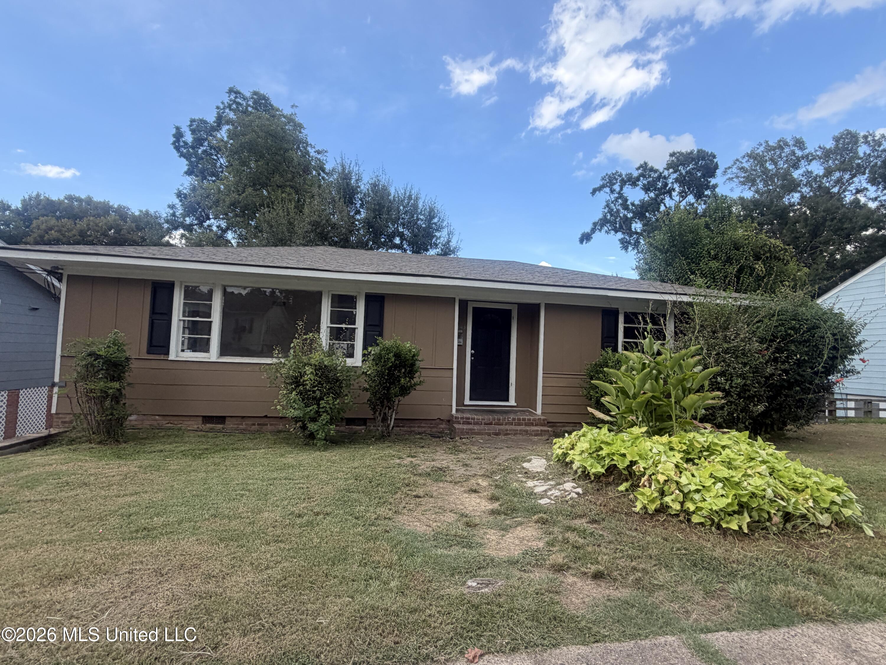 545 Park Place Property Photo 1