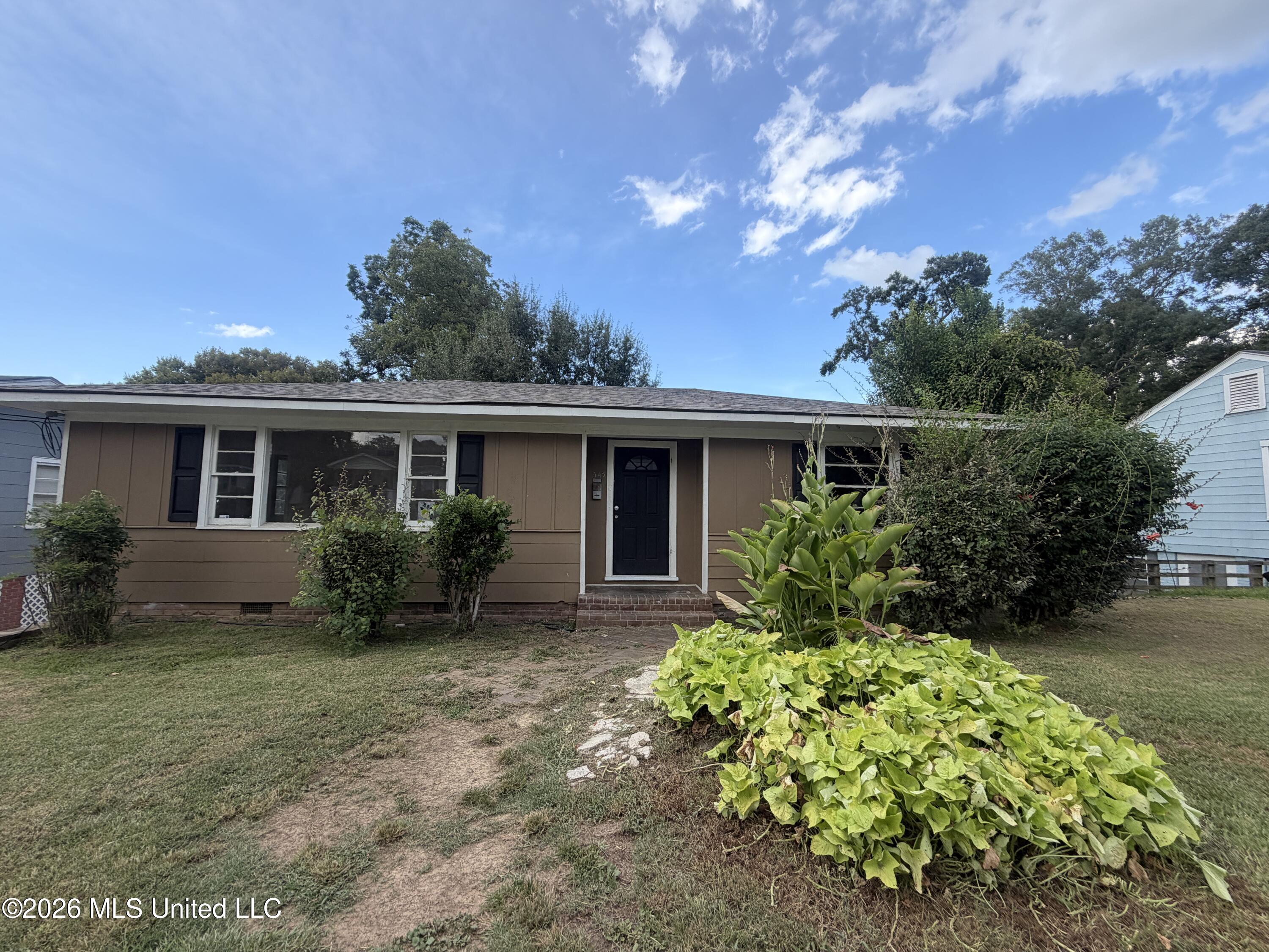 545 Park Place Property Photo 2