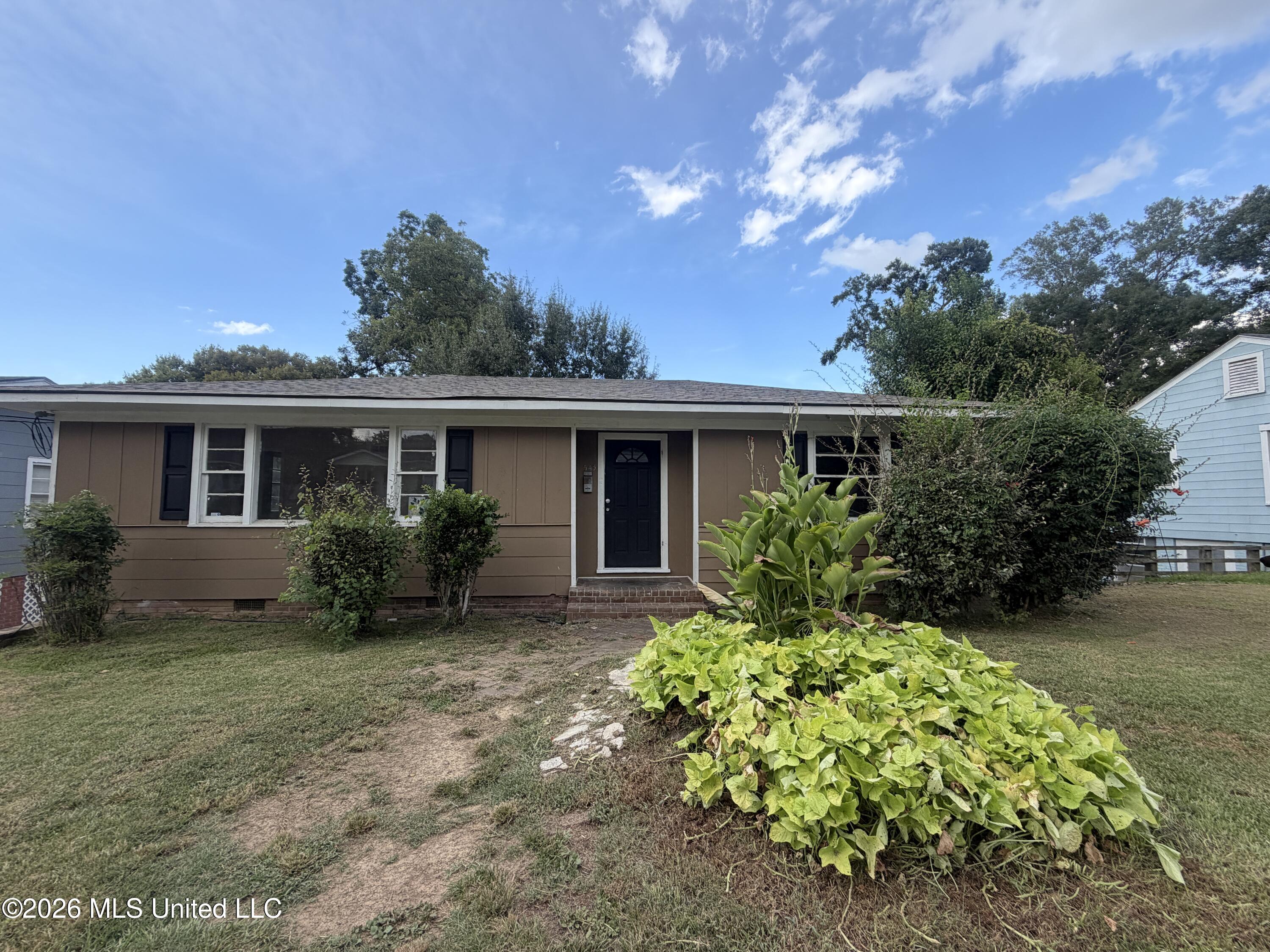 545 Park Place Property Photo 3