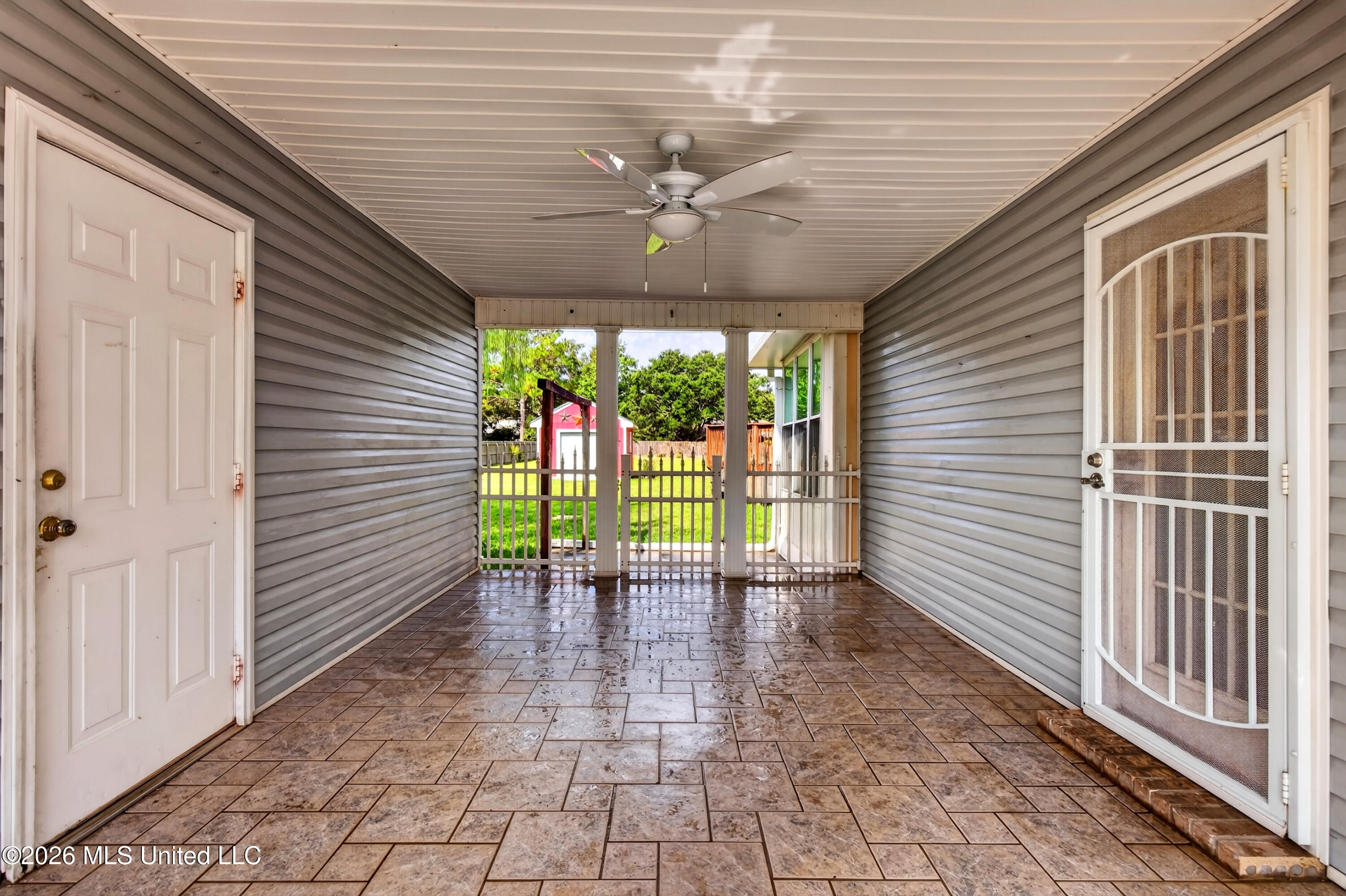 5547 Paula Drive Property Photo 8