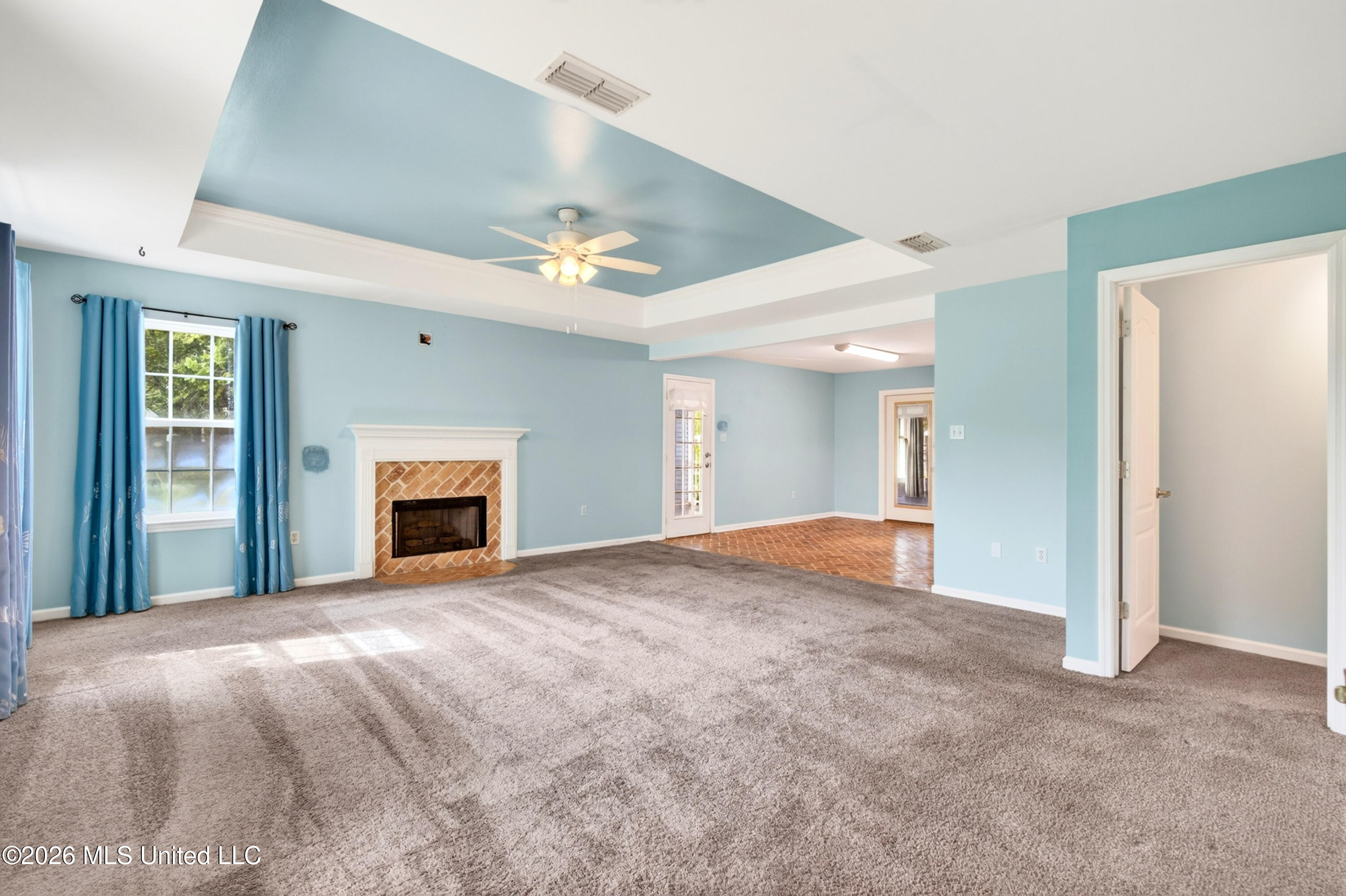 5547 Paula Drive Property Photo 10