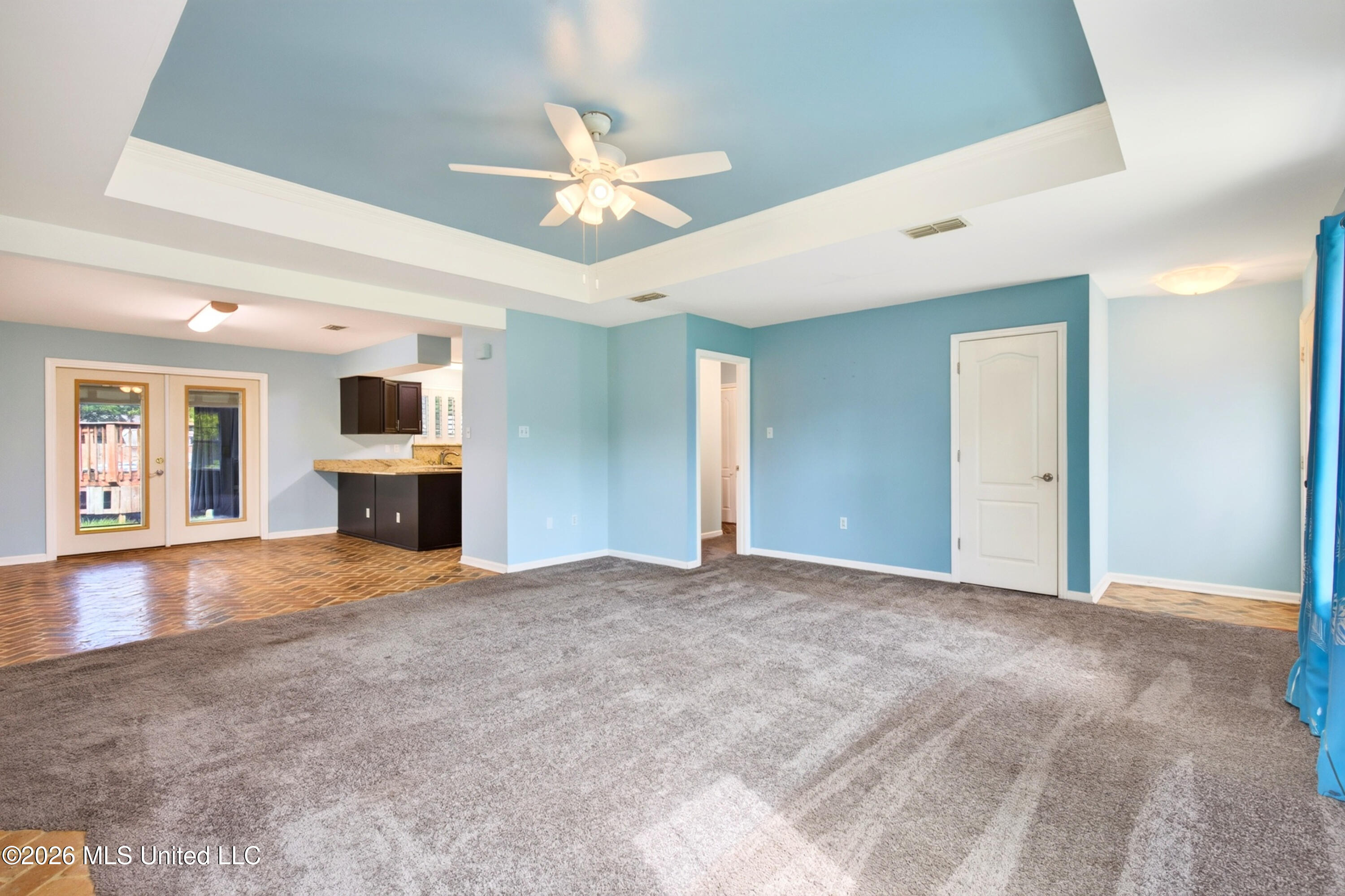 5547 Paula Drive Property Photo 14