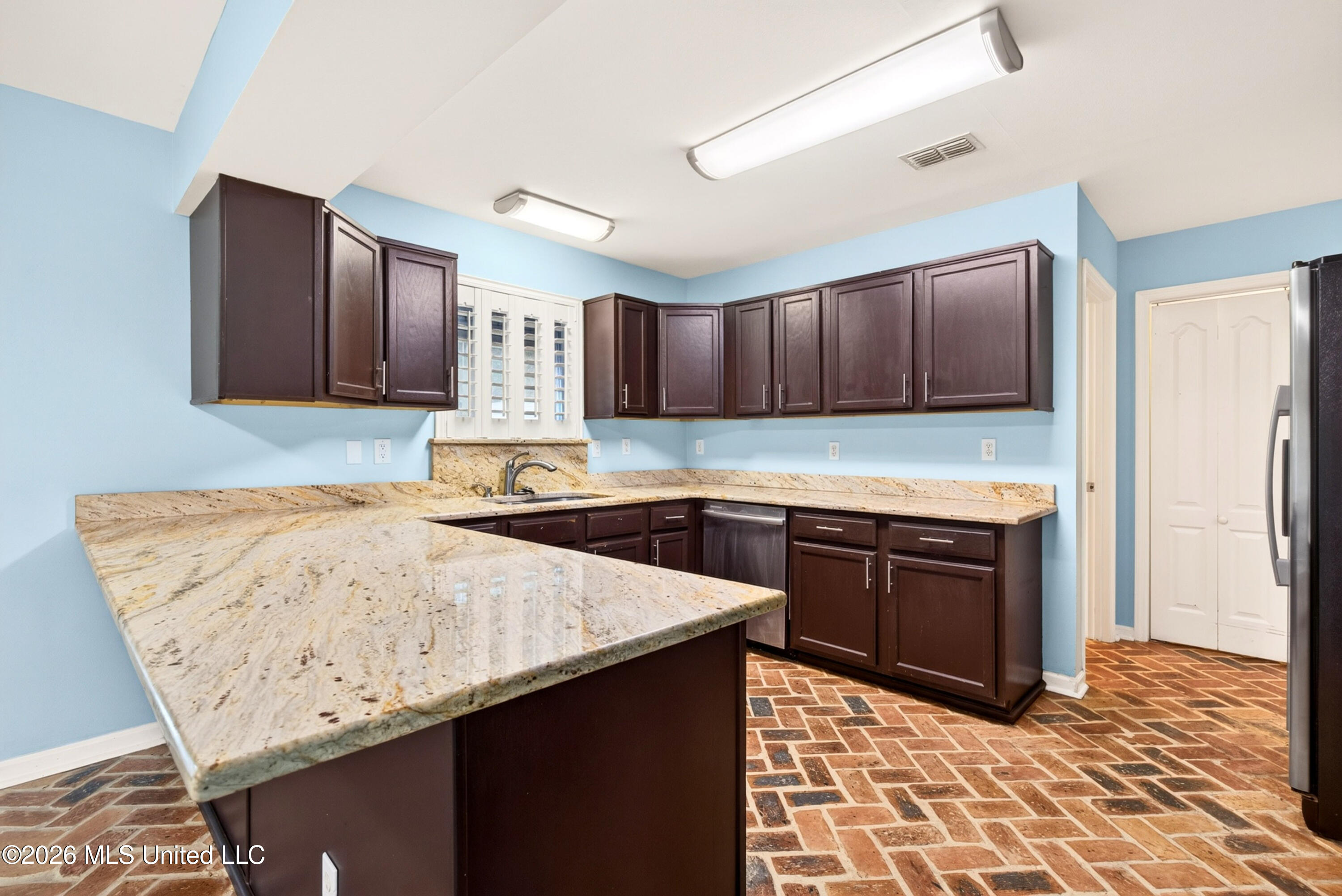 5547 Paula Drive Property Photo 18