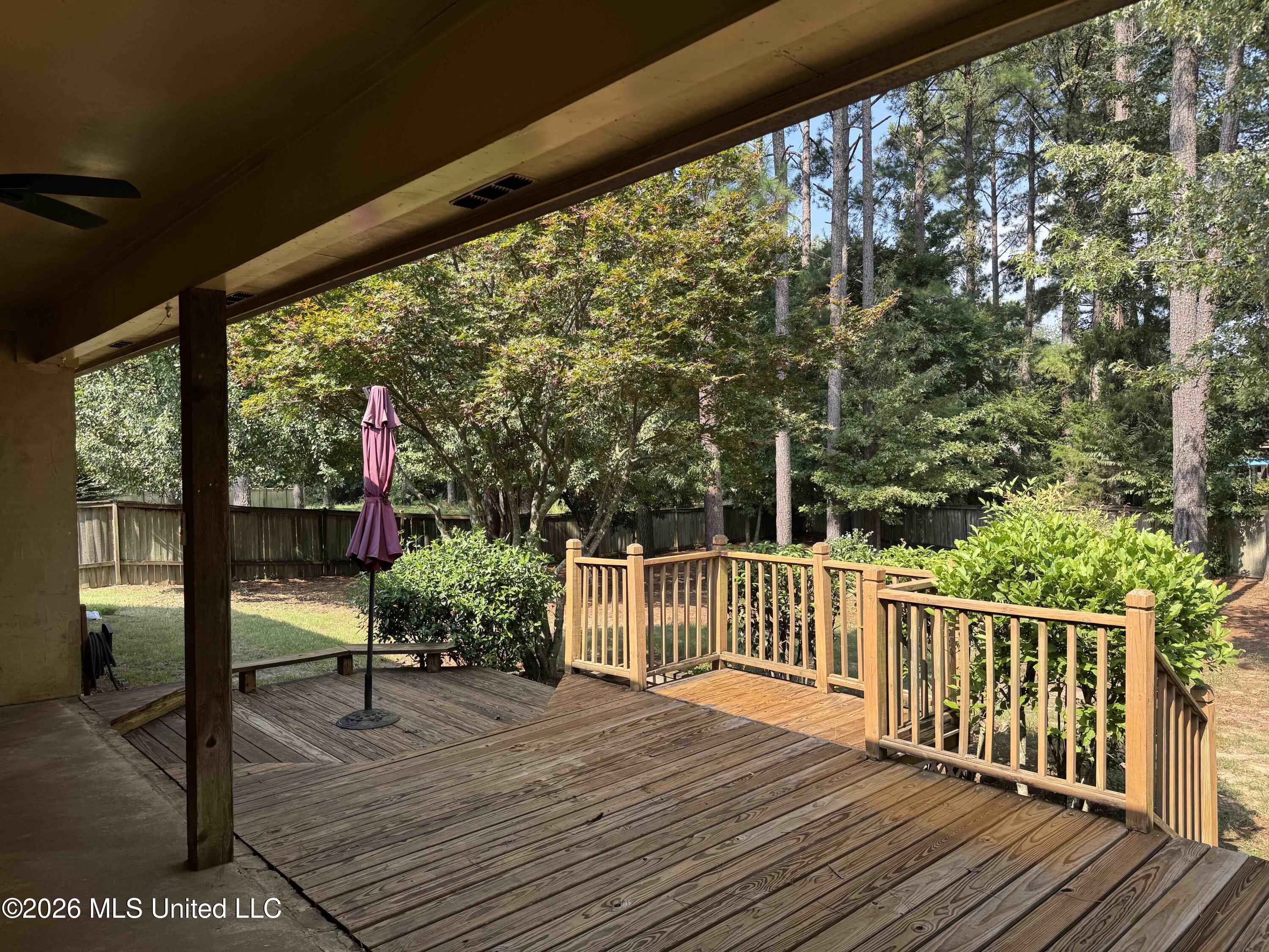 103 Red Oak Court Property Photo 5