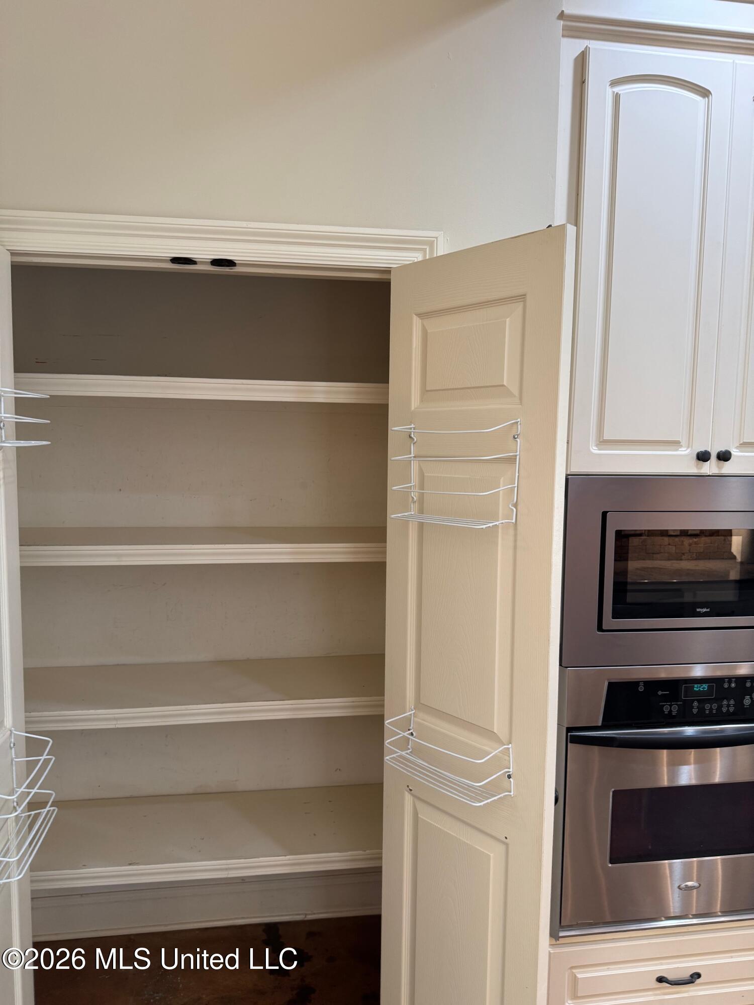 103 Red Oak Court Property Photo 15