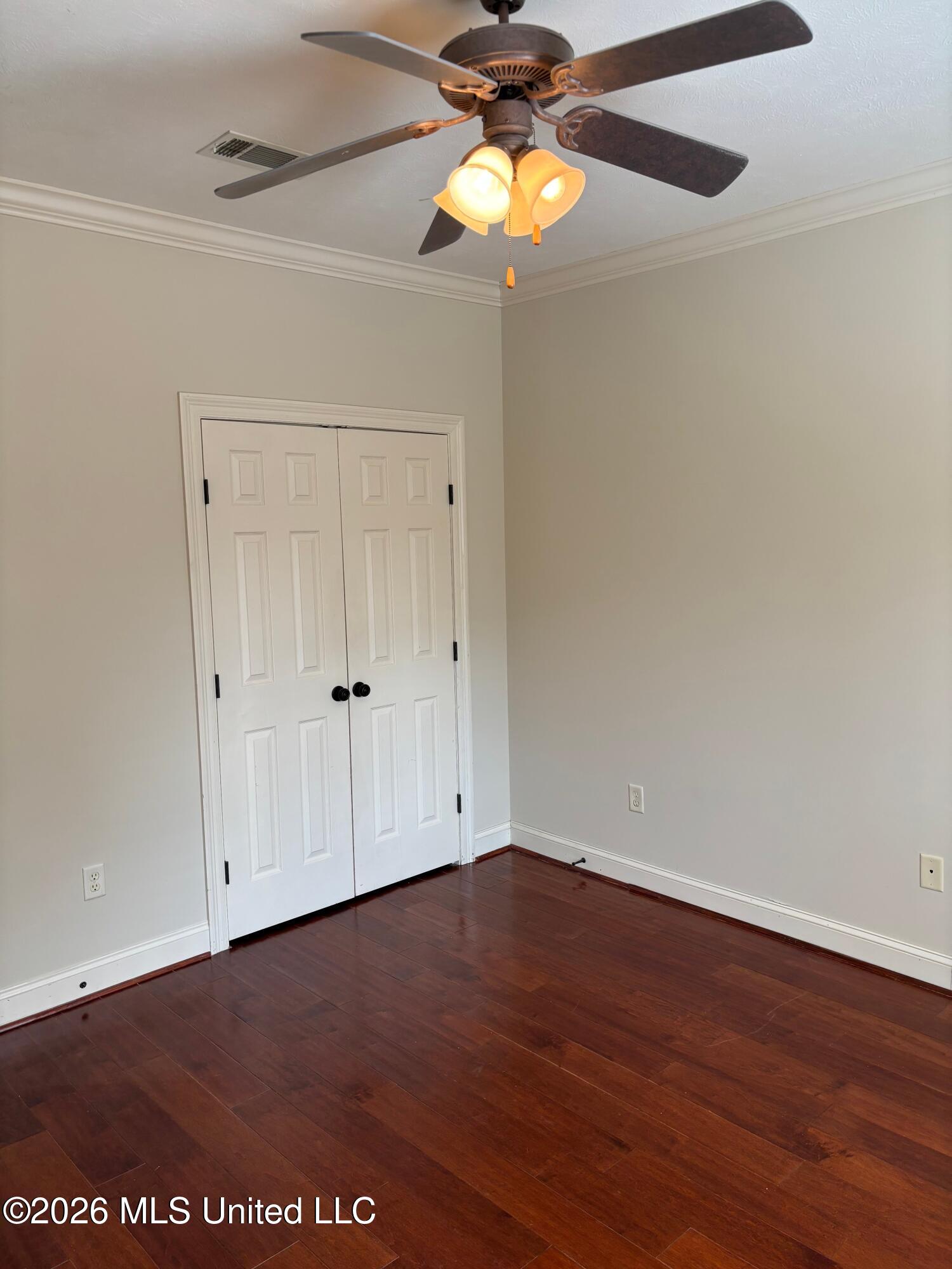 103 Red Oak Court Property Photo 17
