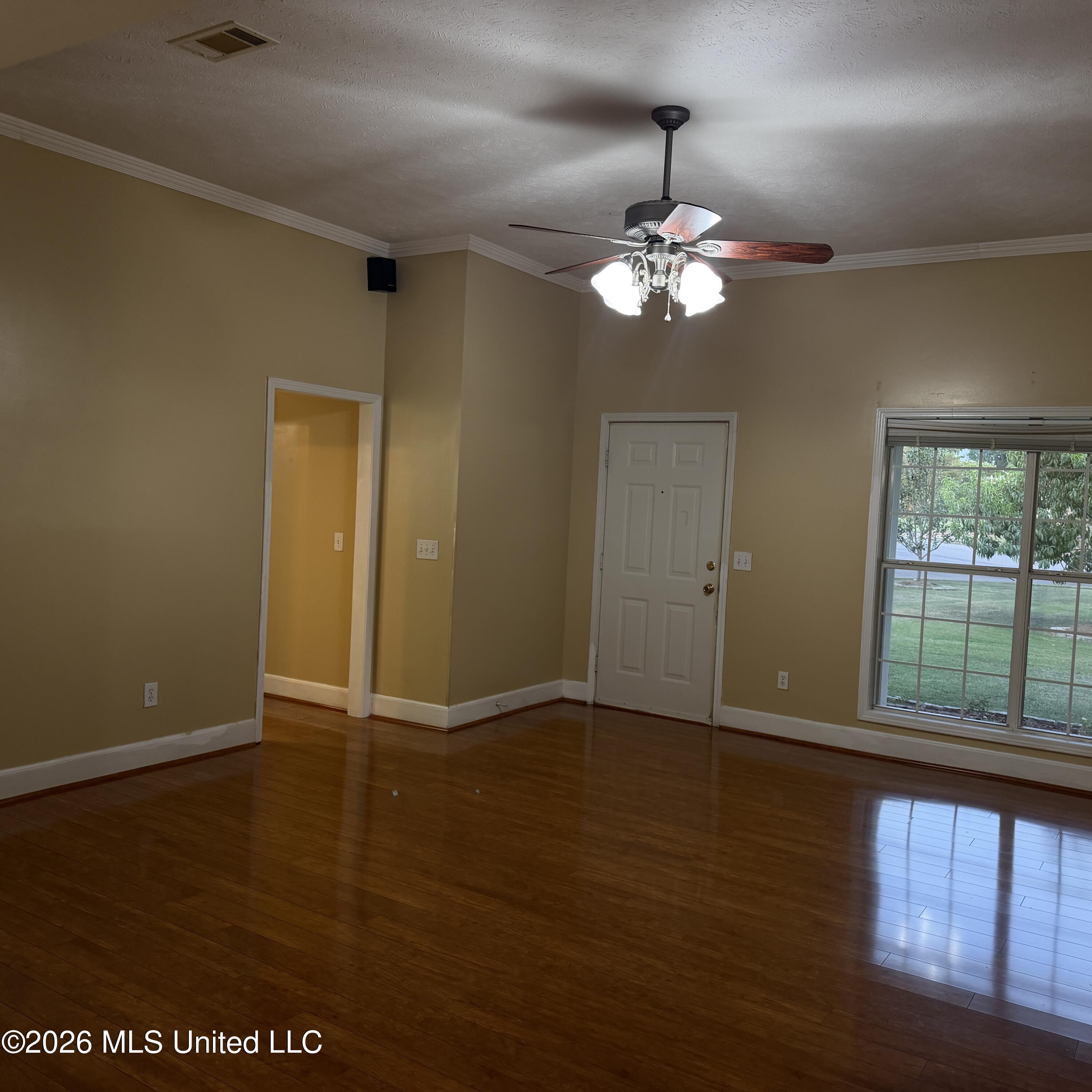 306 Farmers Cove Property Photo 6