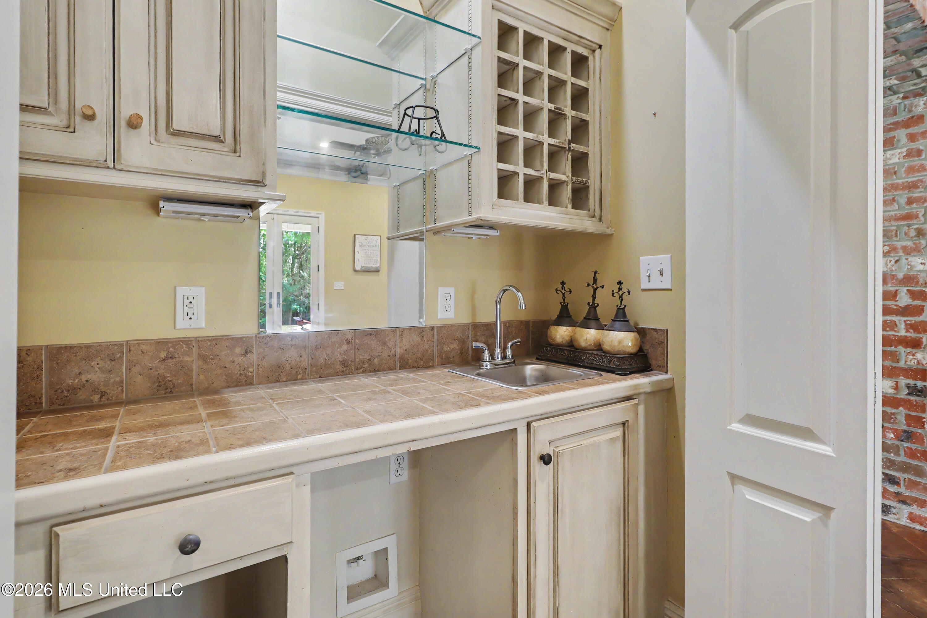 1350 Fairway Drive Property Photo 9