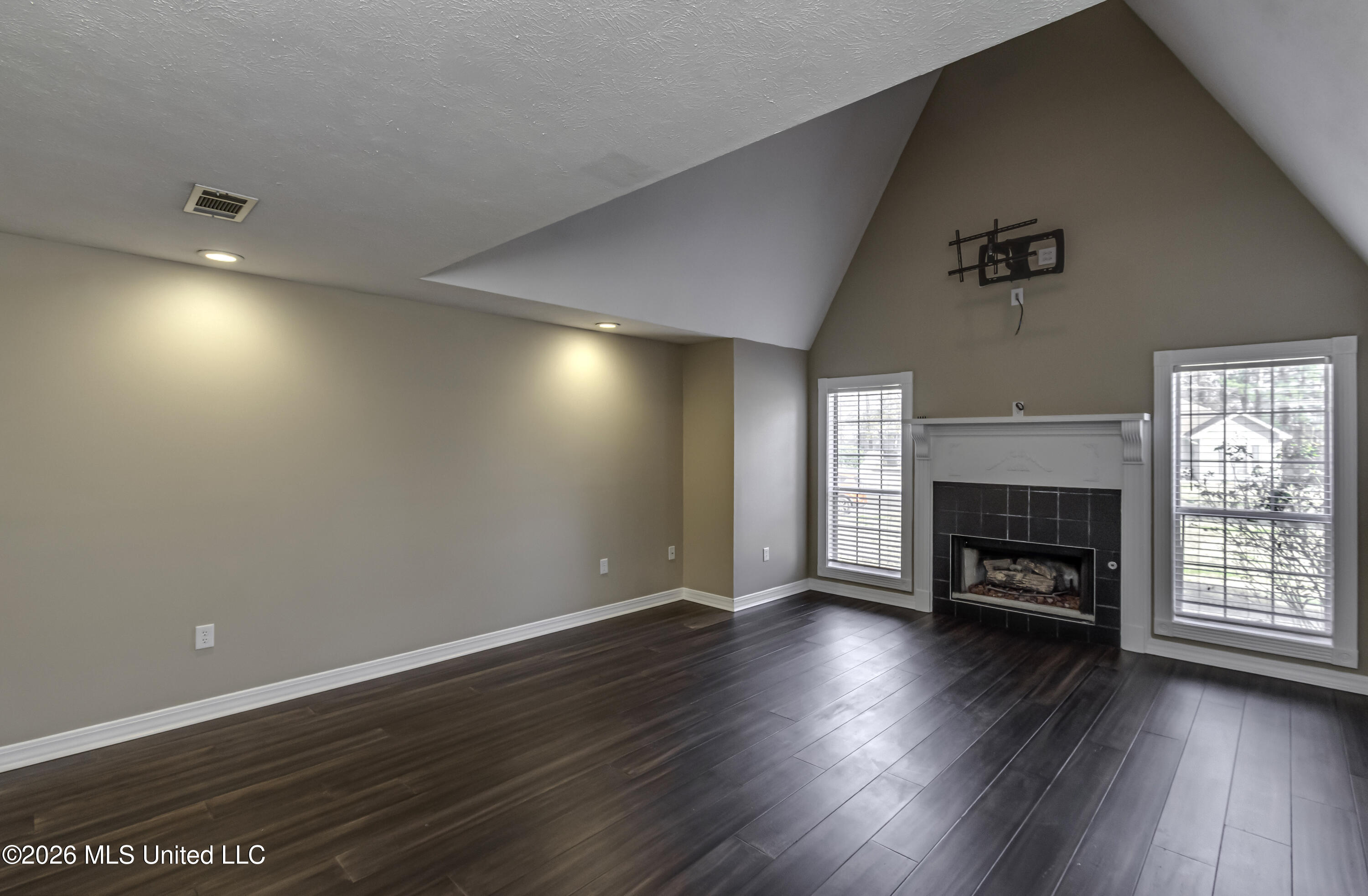 823 Bibury Place Property Photo 7