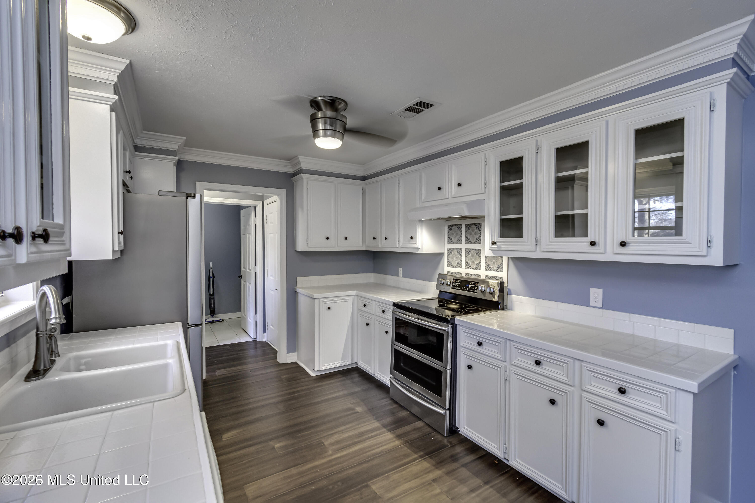823 Bibury Place Property Photo 15