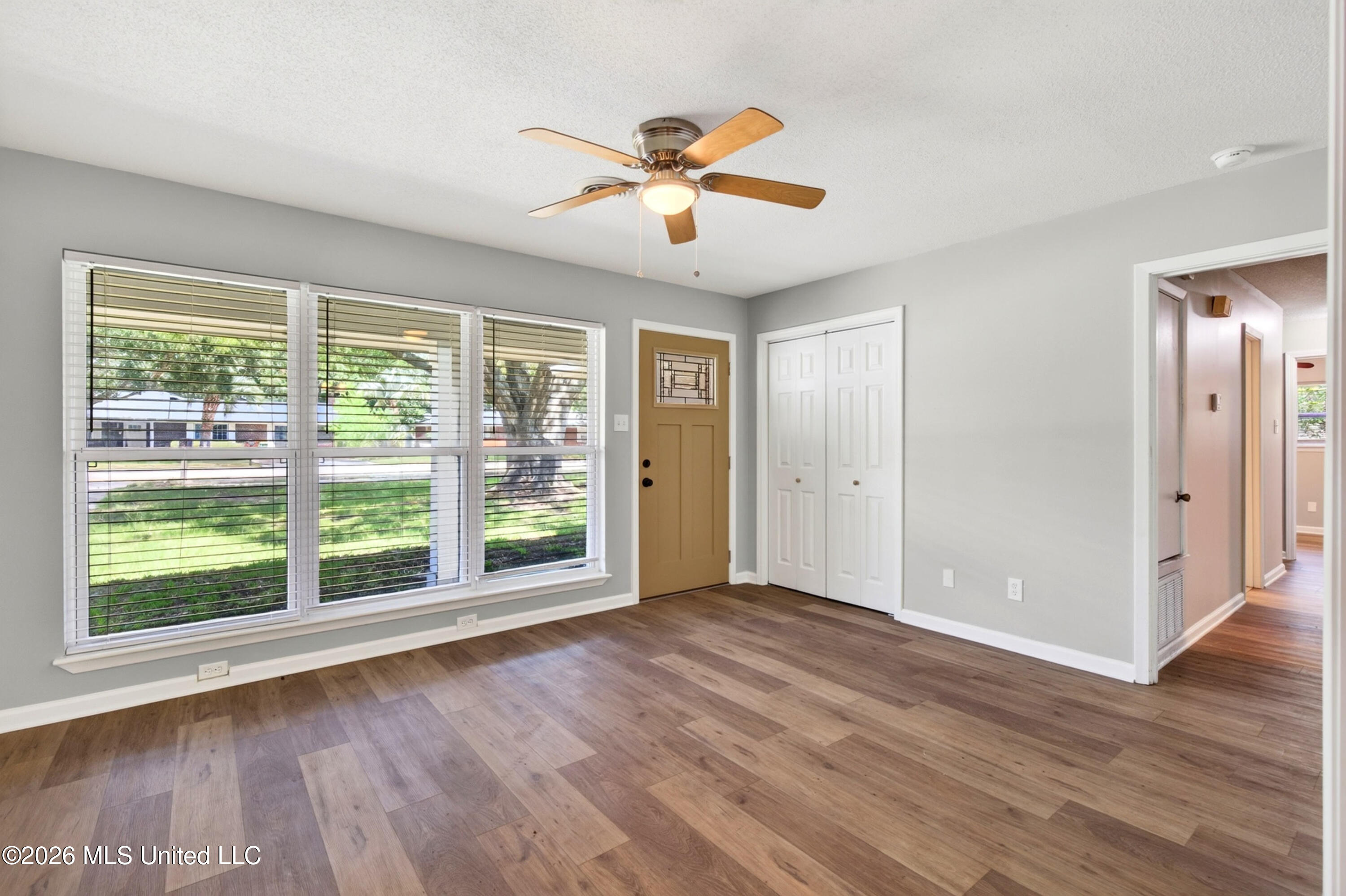 2211 Popps Ferry Road Property Photo 8