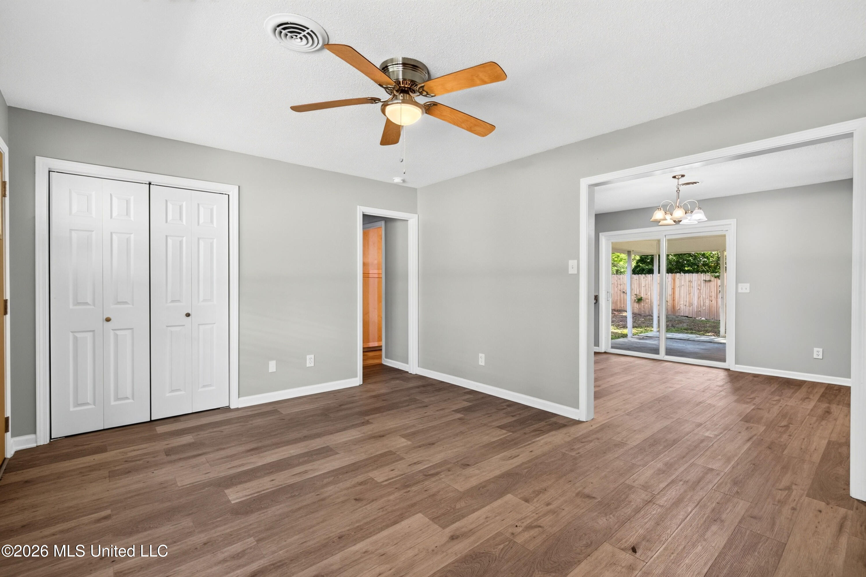 2211 Popps Ferry Road Property Photo 9