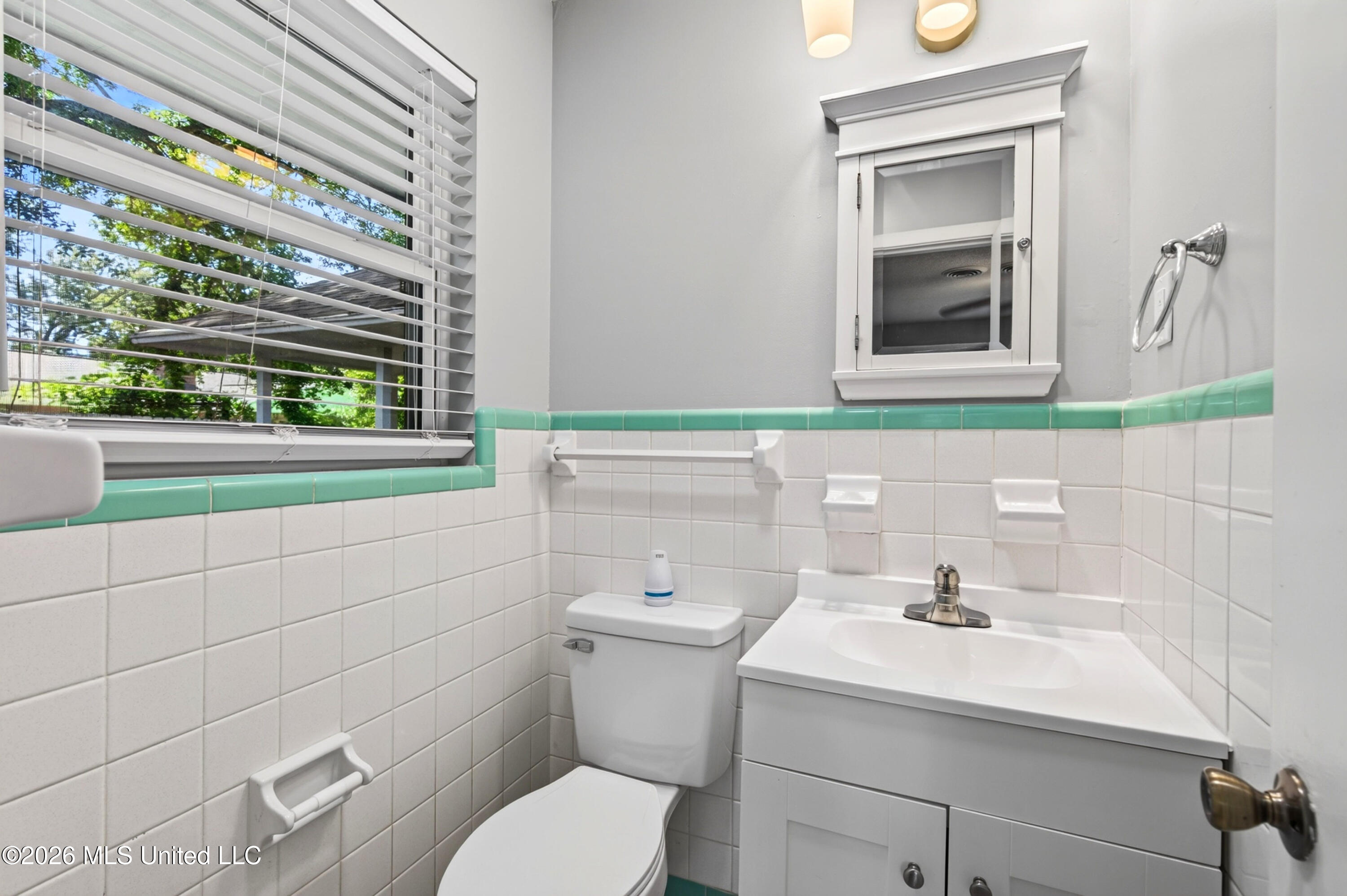 2211 Popps Ferry Road Property Photo 19