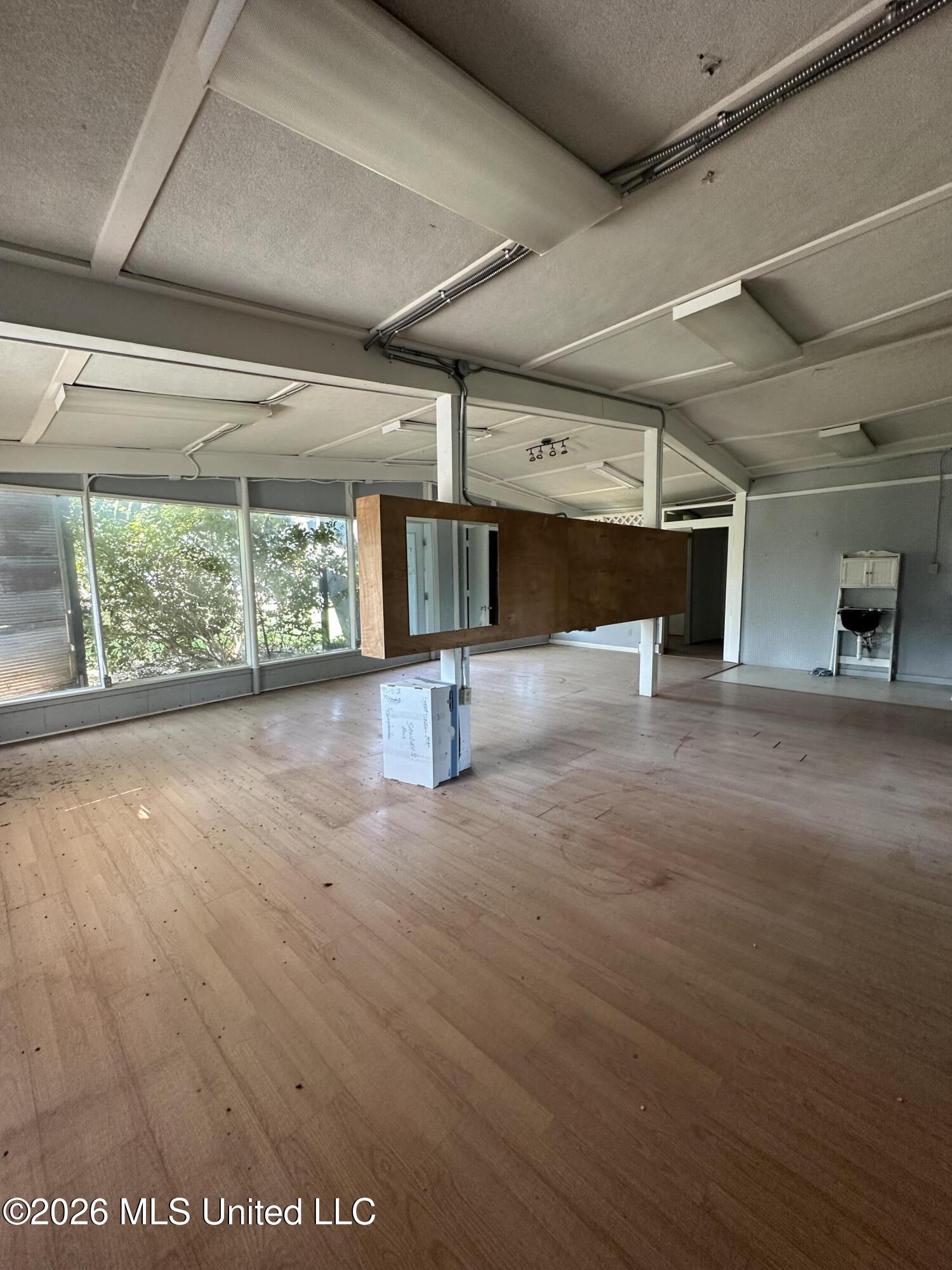 215 Us-61 Property Photo 2