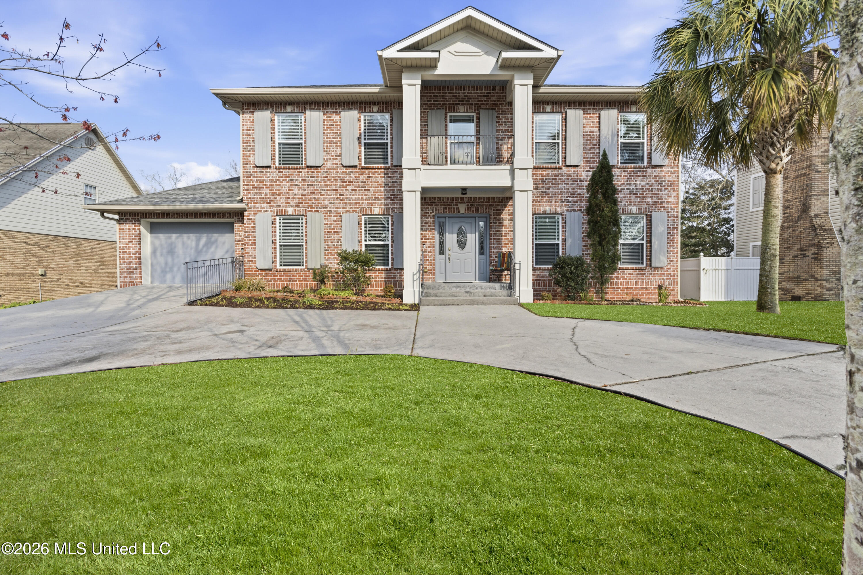 2410 W Shore Drive Property Photo 1