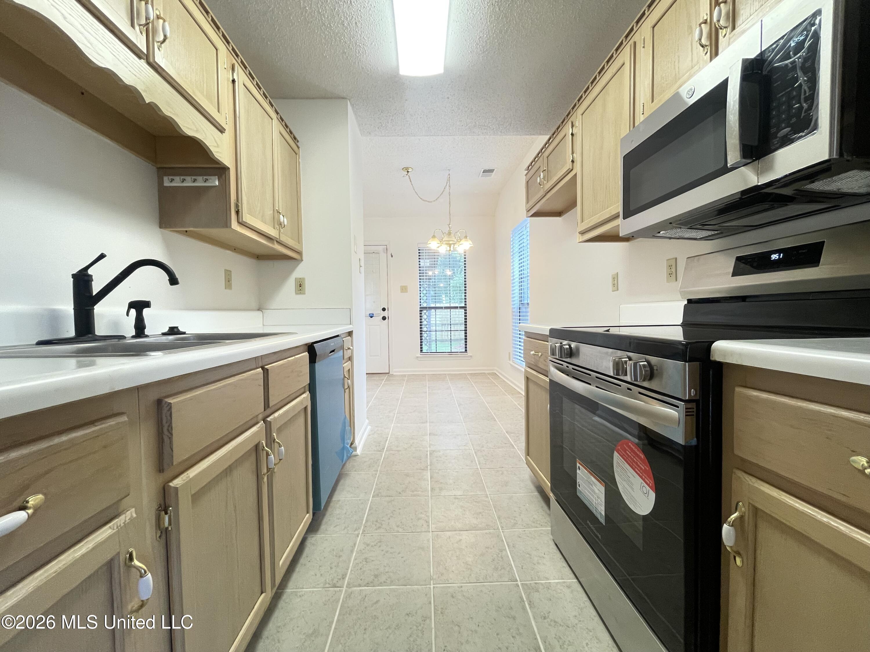388 W Blair Drive Property Photo 3