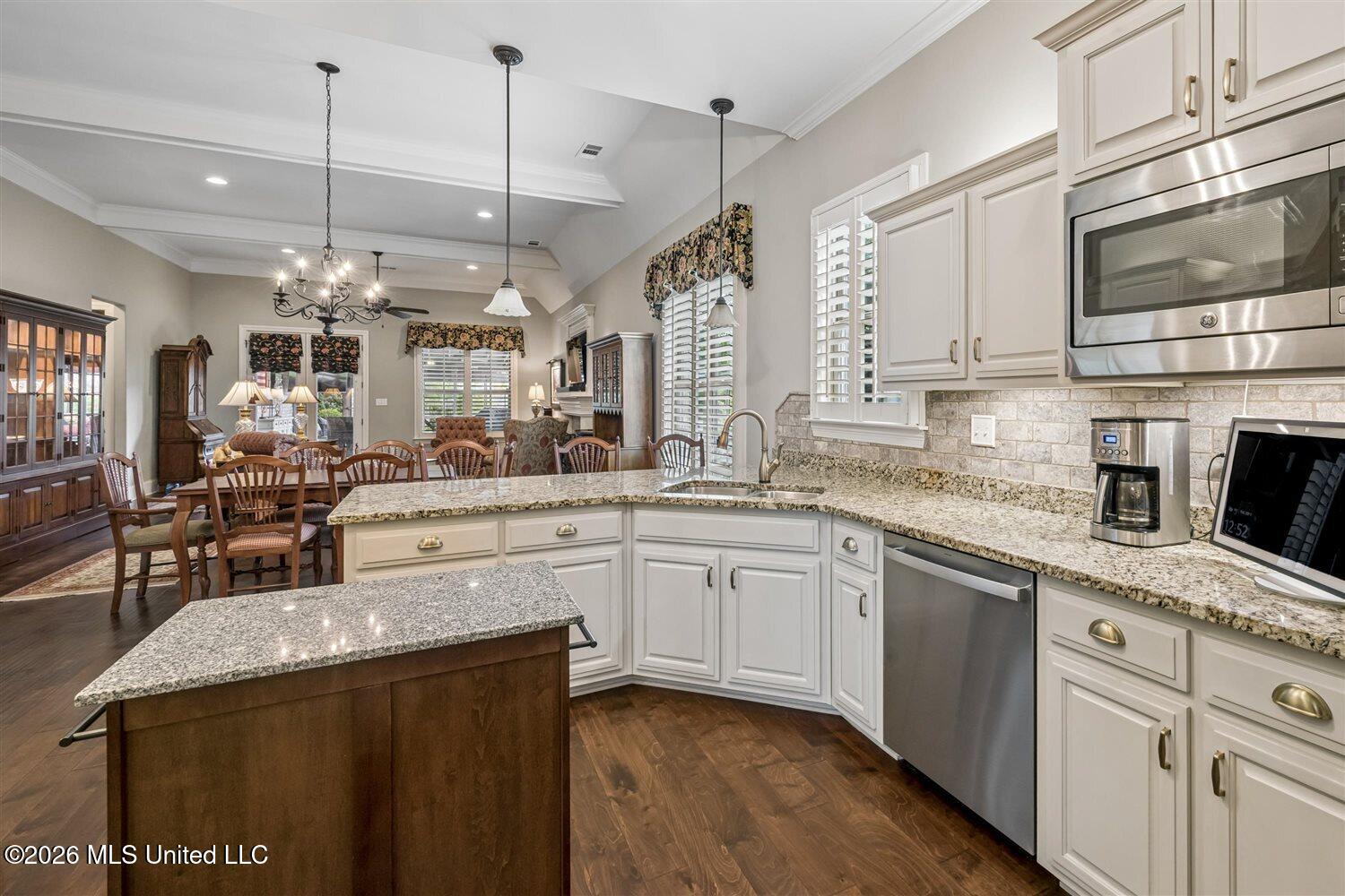 4480 Woodgate Lane Property Photo 14