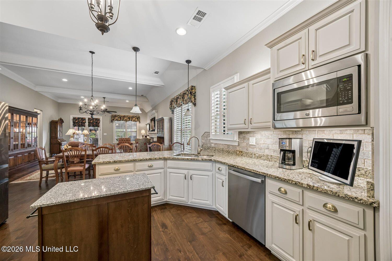 4480 Woodgate Lane Property Photo 15