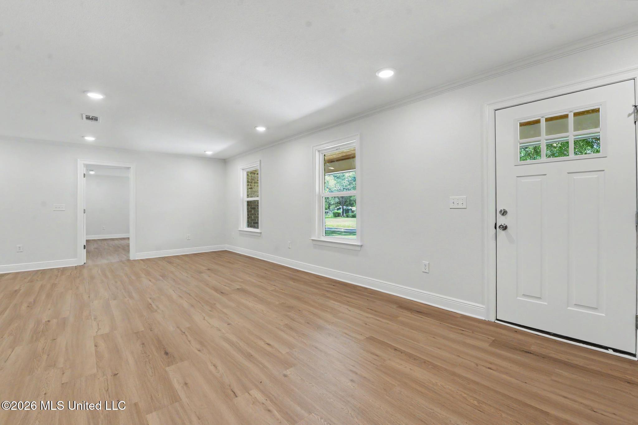 12908 Dixie Hill Drive Property Photo 6